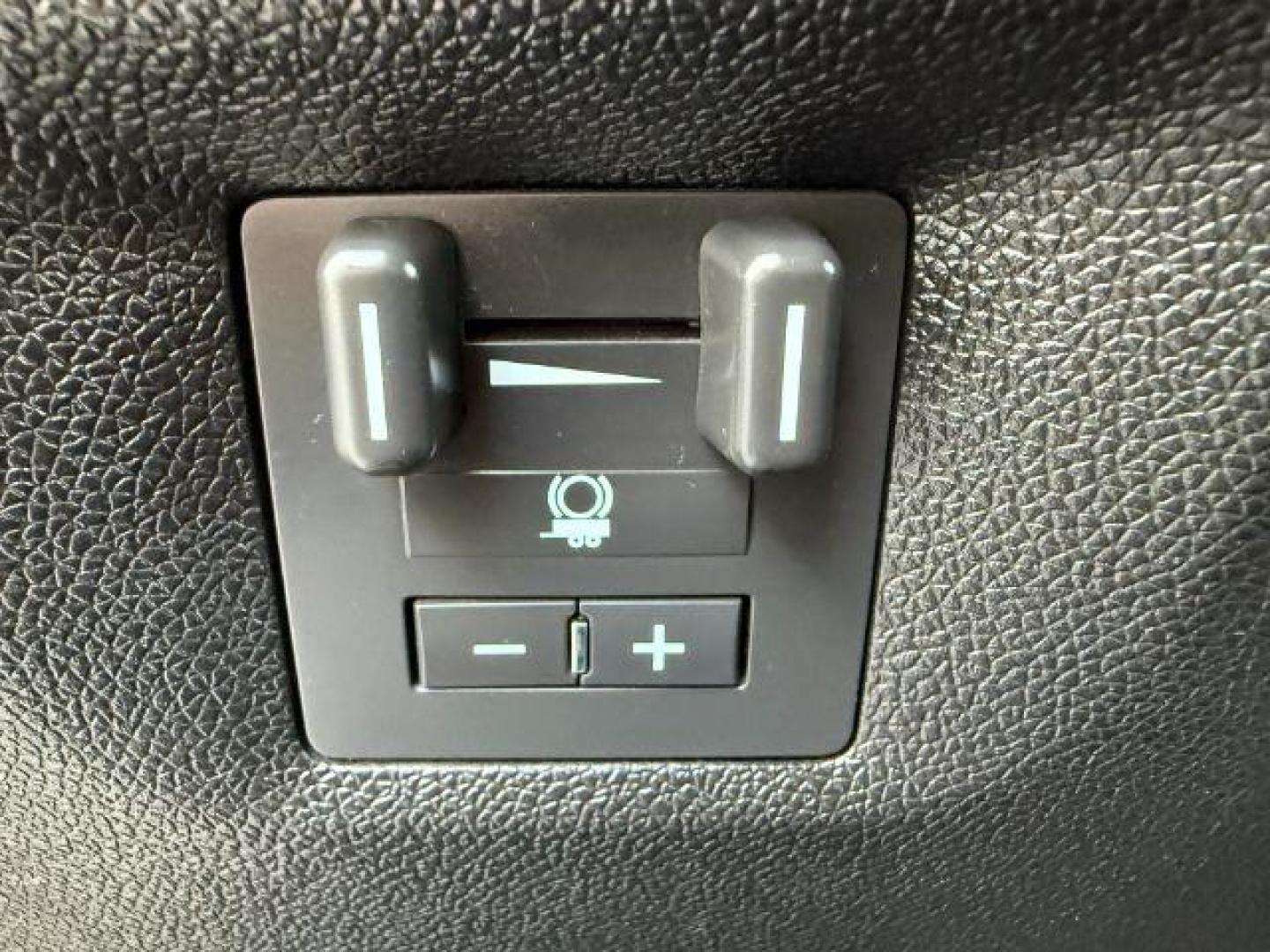 2008 SILVER /Ebony Chevrolet Silverado 2500HD (1GCHK23678F) with an 66L V8 16V OHV TURBO DIESEL engine, Automatic transmission, located at 1175 N Woodruff Ave, Idaho Falls, ID, 83401, 43.506901, -111.999657 - At Timberline Auto, finding a great deal on your next vehicle is always easy! Our experienced sales staff's goal is to help find you the right vehicle at the right price! Our knowledgeable finance department has options for almost any credit score. We offer extended service contract options to prote - Photo#34