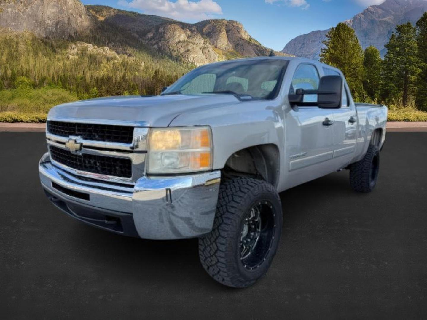 2008 SILVER /Ebony Chevrolet Silverado 2500HD (1GCHK23678F) with an 66L V8 16V OHV TURBO DIESEL engine, Automatic transmission, located at 1175 N Woodruff Ave, Idaho Falls, ID, 83401, 43.506901, -111.999657 - At Timberline Auto, finding a great deal on your next vehicle is always easy! Our experienced sales staff's goal is to help find you the right vehicle at the right price! Our knowledgeable finance department has options for almost any credit score. We offer extended service contract options to prote - Photo#0