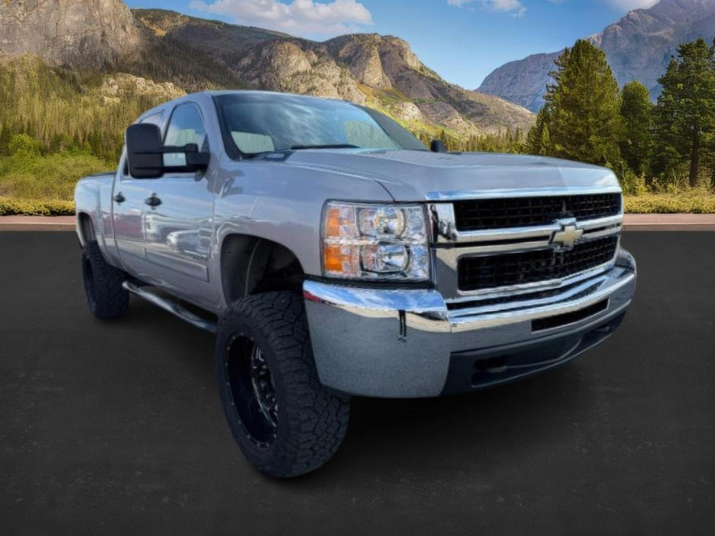 2008 SILVER /Ebony Chevrolet Silverado 2500HD (1GCHK23678F) with an 66L V8 16V OHV TURBO DIESEL engine, Automatic transmission, located at 1175 N Woodruff Ave, Idaho Falls, ID, 83401, 43.506901, -111.999657 - At Timberline Auto, finding a great deal on your next vehicle is always easy! Our experienced sales staff's goal is to help find you the right vehicle at the right price! Our knowledgeable finance department has options for almost any credit score. We offer extended service contract options to prote - Photo#6