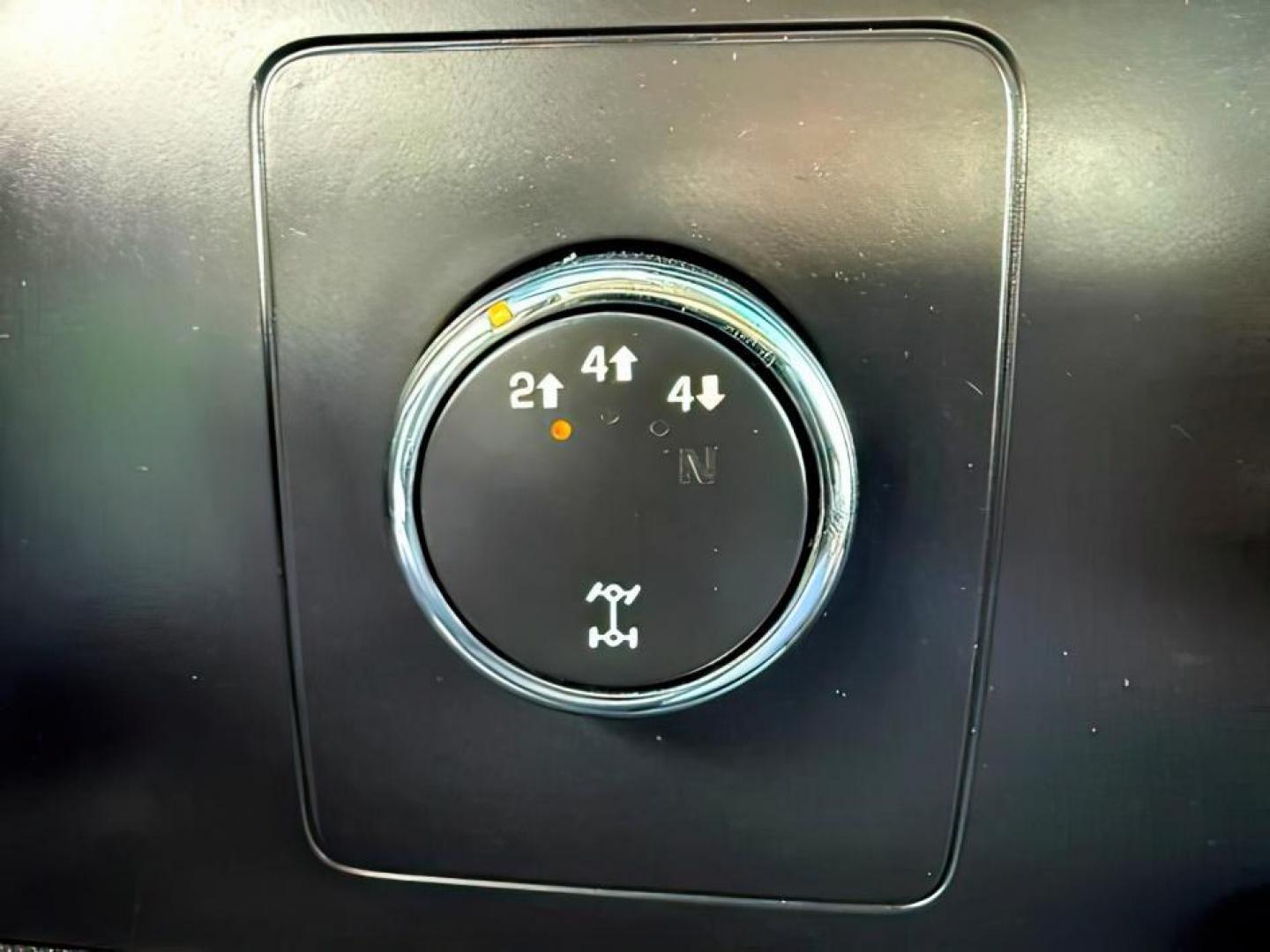 2008 SILVER /Ebony Chevrolet Silverado 2500HD (1GCHK23678F) with an 66L V8 16V OHV TURBO DIESEL engine, Automatic transmission, located at 1175 N Woodruff Ave, Idaho Falls, ID, 83401, 43.506901, -111.999657 - At Timberline Auto, finding a great deal on your next vehicle is always easy! Our experienced sales staff's goal is to help find you the right vehicle at the right price! Our knowledgeable finance department has options for almost any credit score. We offer extended service contract options to prote - Photo#14