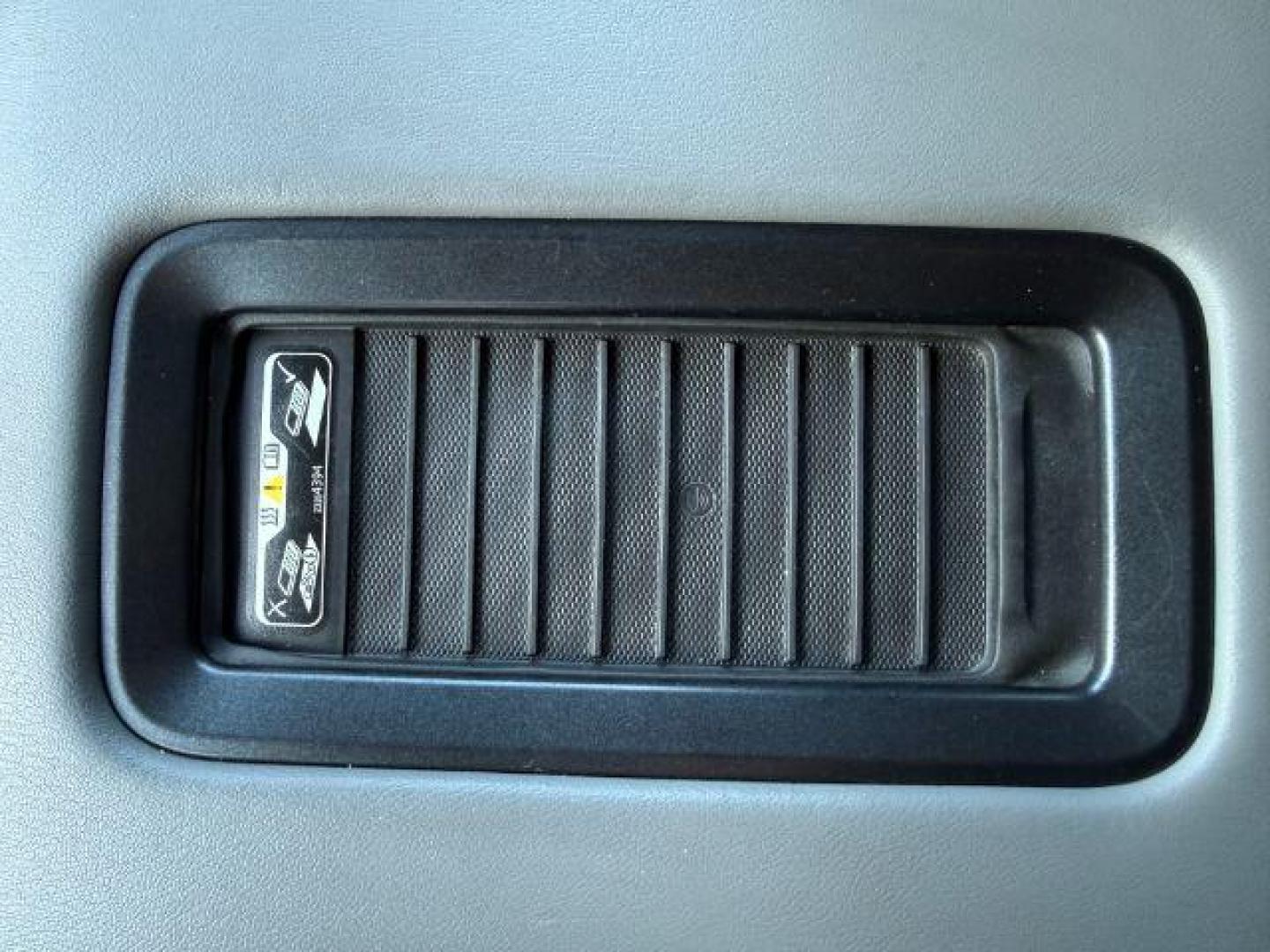 2015 SILVER /Jet Black Chevrolet Suburban 1500 (1GNSKJKC4FR) with an EcoTec3 53L V-8 gasoline direct injection engine, Automatic transmission, located at 1175 N Woodruff Ave, Idaho Falls, ID, 83401, 43.506901, -111.999657 - At Timberline Auto, finding a great deal on your next vehicle is always easy! Our experienced sales staff's goal is to help find you the right vehicle at the right price! Our knowledgeable finance department has options for almost any credit score. We offer extended service contract options to prote - Photo#23