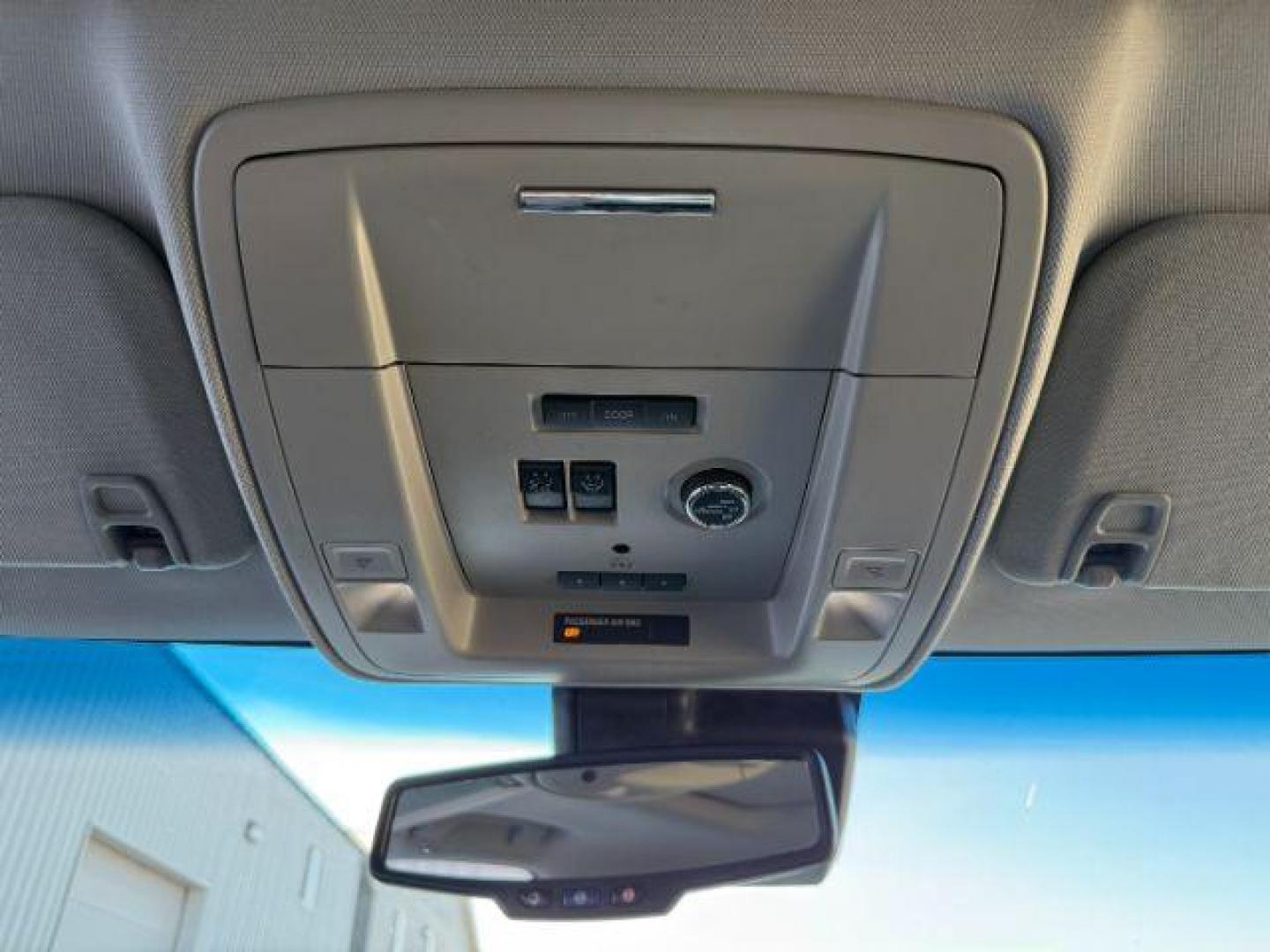 2015 SILVER /Jet Black Chevrolet Suburban 1500 (1GNSKJKC4FR) with an EcoTec3 53L V-8 gasoline direct injection engine, Automatic transmission, located at 1175 N Woodruff Ave, Idaho Falls, ID, 83401, 43.506901, -111.999657 - At Timberline Auto, finding a great deal on your next vehicle is always easy! Our experienced sales staff's goal is to help find you the right vehicle at the right price! Our knowledgeable finance department has options for almost any credit score. We offer extended service contract options to prote - Photo#24