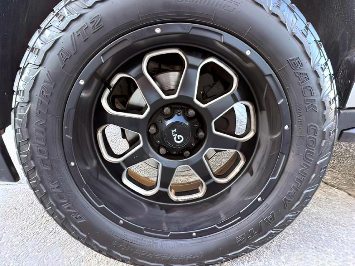 2015 SILVER /Jet Black Chevrolet Suburban 1500 (1GNSKJKC4FR) with an EcoTec3 53L V-8 gasoline direct injection engine, Automatic transmission, located at 1175 N Woodruff Ave, Idaho Falls, ID, 83401, 43.506901, -111.999657 - At Timberline Auto, finding a great deal on your next vehicle is always easy! Our experienced sales staff's goal is to help find you the right vehicle at the right price! Our knowledgeable finance department has options for almost any credit score. We offer extended service contract options to prote - Photo#14