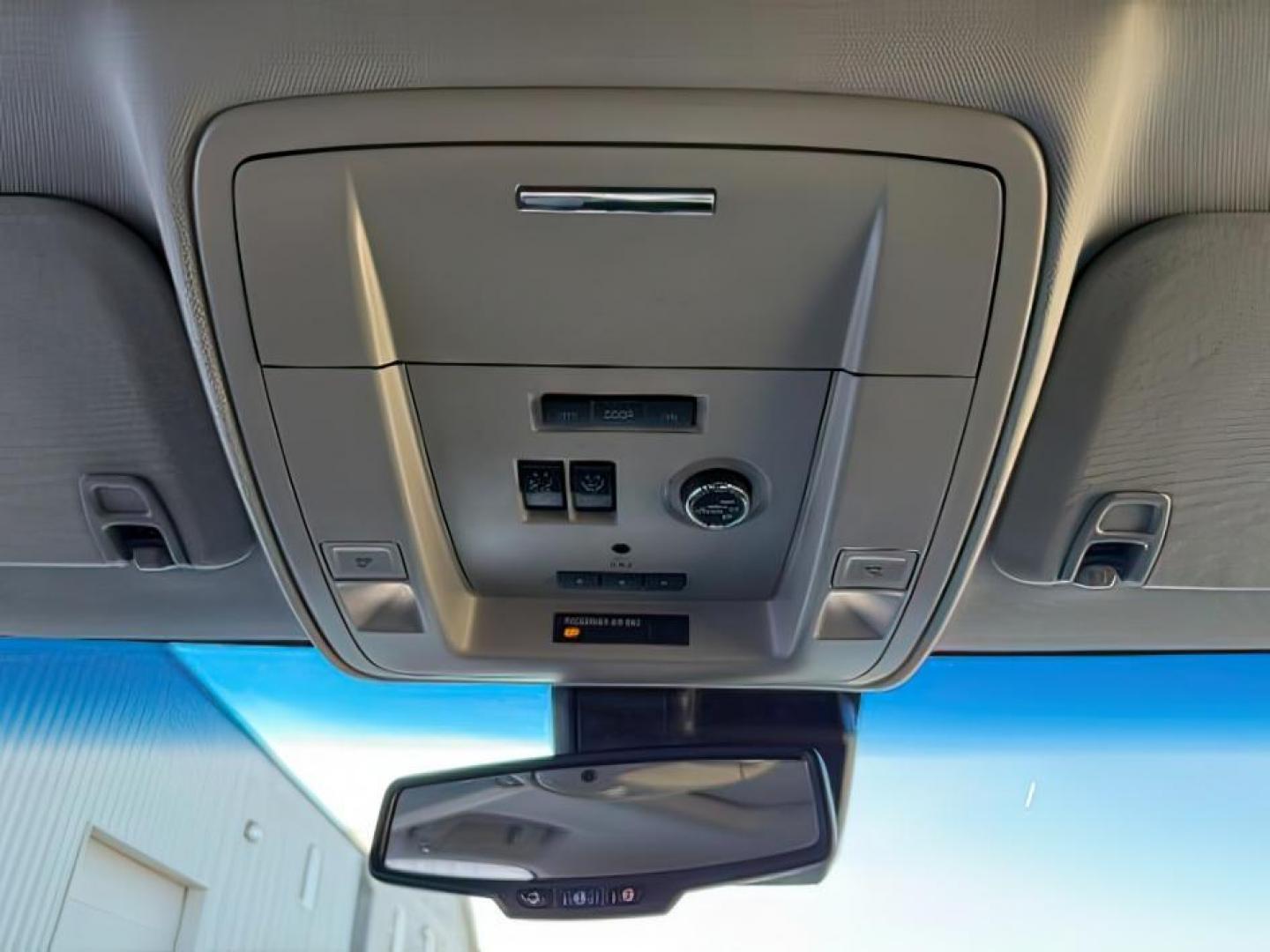 2015 SILVER /Jet Black Chevrolet Suburban 1500 (1GNSKJKC4FR) with an EcoTec3 53L V-8 gasoline direct injection engine, Automatic transmission, located at 1175 N Woodruff Ave, Idaho Falls, ID, 83401, 43.506901, -111.999657 - At Timberline Auto, finding a great deal on your next vehicle is always easy! Our experienced sales staff's goal is to help find you the right vehicle at the right price! Our knowledgeable finance department has options for almost any credit score. We offer extended service contract options to prote - Photo#24