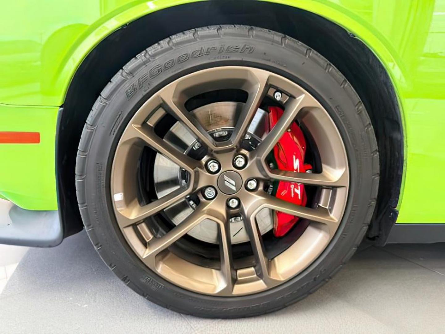 2023 GREEN /Black Dodge Challenger (2C3CDZFJ1PH) with an HEMI 64L V-8 premium unleaded engine, Automatic transmission, located at 1175 N Woodruff Ave, Idaho Falls, ID, 83401, 43.506901, -111.999657 - At Timberline Auto, finding a great deal on your next vehicle is always easy! Our experienced sales staff's goal is to help find you the right vehicle at the right price! Our knowledgeable finance department has options for almost any credit score. We offer extended service contract options to prote - Photo#9