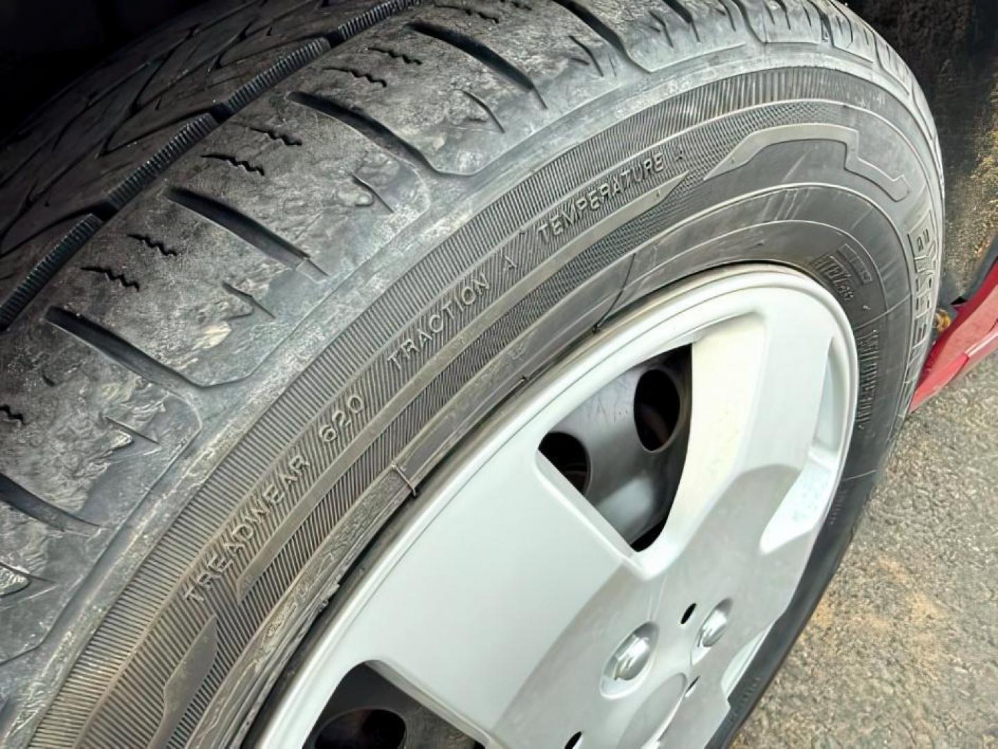 2004 RED /Gray Hyundai Elantra (KMHDN46D04U) with an 2L I-4 DOHC engine, Automatic transmission, located at 1175 N Woodruff Ave, Idaho Falls, ID, 83401, 43.506901, -111.999657 - At Timberline Auto, finding a great deal on your next vehicle is always easy! Our experienced sales staff's goal is to help find you the right vehicle at the right price! Our knowledgeable finance department has options for almost any credit score. We offer extended service contract options to prote - Photo#8