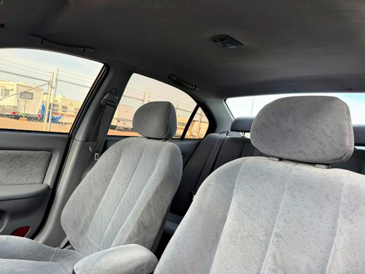 2004 RED /Gray Hyundai Elantra (KMHDN46D04U) with an 2L I-4 DOHC engine, Automatic transmission, located at 1175 N Woodruff Ave, Idaho Falls, ID, 83401, 43.506901, -111.999657 - At Timberline Auto, finding a great deal on your next vehicle is always easy! Our experienced sales staff's goal is to help find you the right vehicle at the right price! Our knowledgeable finance department has options for almost any credit score. We offer extended service contract options to prote - Photo#14