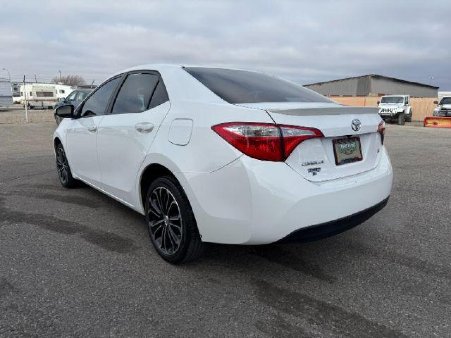 2014 Super White /Black Toyota Corolla (2T1BURHEXEC) with an 18L I-4 DOHC engine, Automatic transmission, located at 1175 N Woodruff Ave, Idaho Falls, ID, 83401, 43.506901, -111.999657 - At Timberline Auto, finding a great deal on your next vehicle is always easy! Our experienced sales staff's goal is to help find you the right vehicle at the right price! Our knowledgeable finance department has options for almost any credit score. We offer extended service contract options to prote - Photo#24