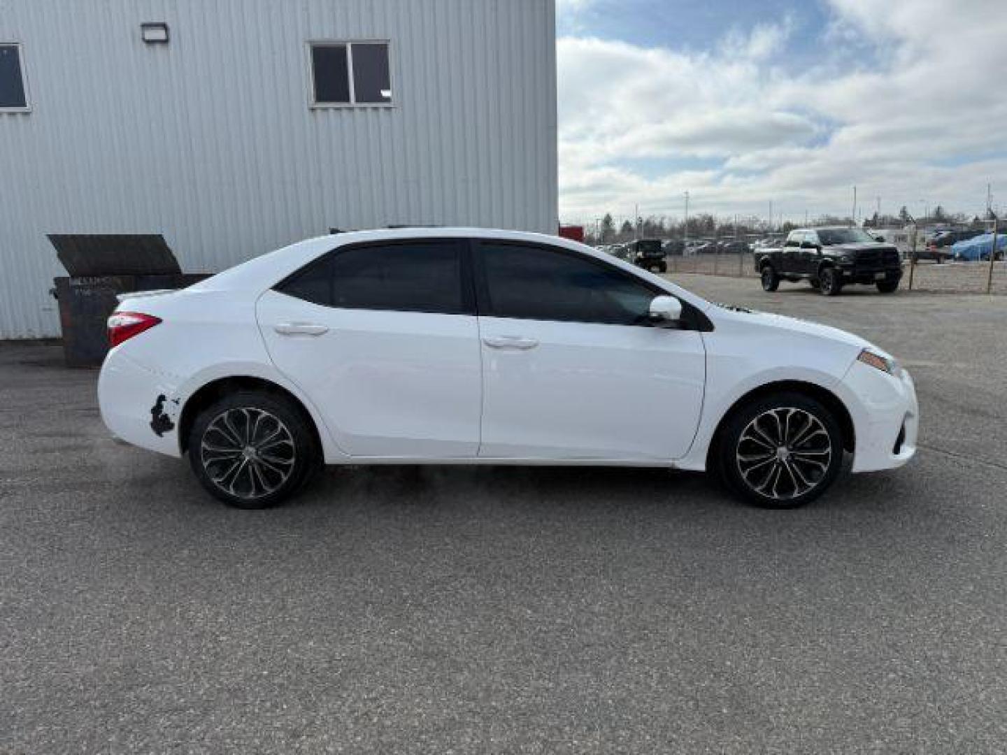 2014 Super White /Black Toyota Corolla (2T1BURHEXEC) with an 18L I-4 DOHC engine, Automatic transmission, located at 1175 N Woodruff Ave, Idaho Falls, ID, 83401, 43.506901, -111.999657 - At Timberline Auto, finding a great deal on your next vehicle is always easy! Our experienced sales staff's goal is to help find you the right vehicle at the right price! Our knowledgeable finance department has options for almost any credit score. We offer extended service contract options to prote - Photo#27