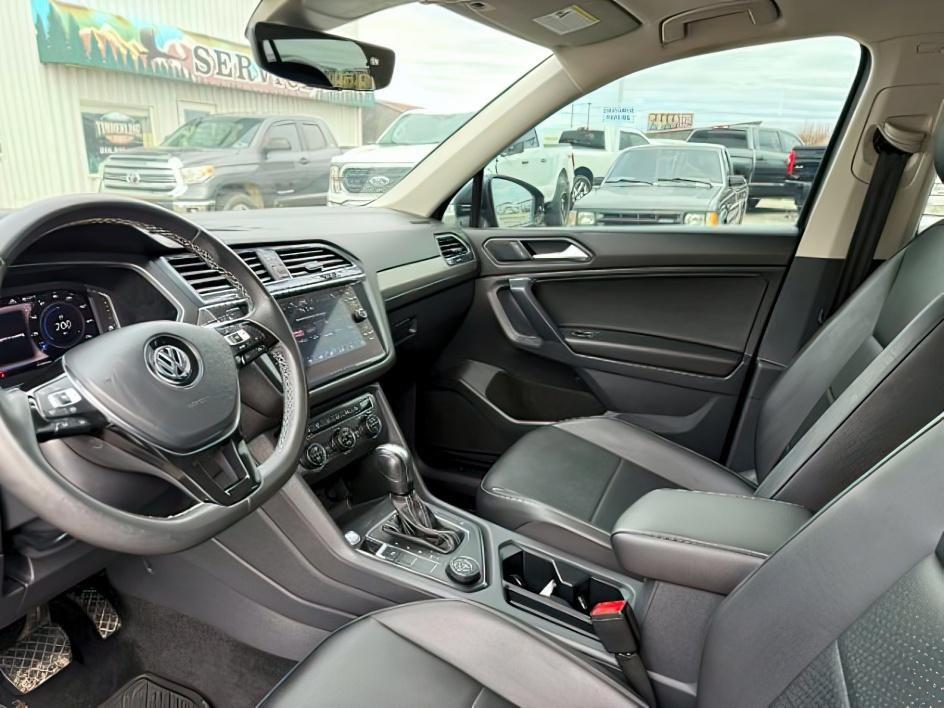 2021 GRAY /Titan Black Volkswagen Tiguan 2.0T SEL (3VV2B7AX1MM) with an 2L I-4 gasoline direct injection engine, AUTOMATIC transmission, located at 1235 N Woodruff Ave., Idaho Falls, 83401, (208) 523-1053, 43.507172, -112.000488- Photo#16