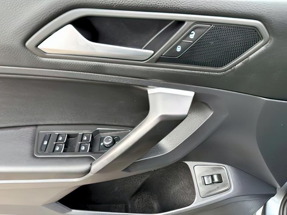 2021 GRAY /Titan Black Volkswagen Tiguan 2.0T SEL (3VV2B7AX1MM) with an 2L I-4 gasoline direct injection engine, AUTOMATIC transmission, located at 1235 N Woodruff Ave., Idaho Falls, 83401, (208) 523-1053, 43.507172, -112.000488- Photo#24