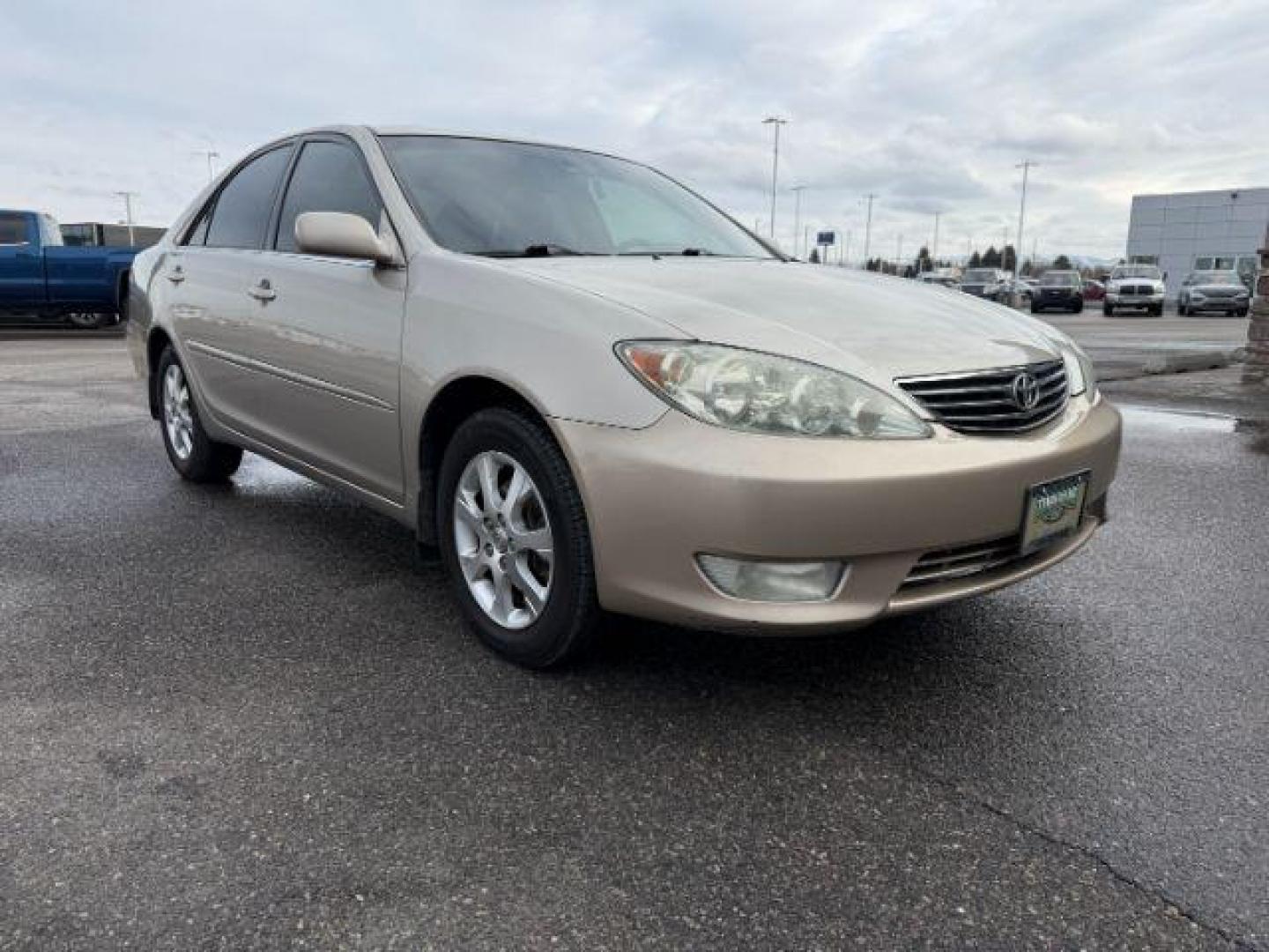 2005 GOLD /CLOTH Toyota Camry (4T1BF30K45U) with an 30L V6 engine, Automatic transmission, located at 1175 N Woodruff Ave, Idaho Falls, ID, 83401, 43.506901, -111.999657 - At Timberline Auto, finding a great deal on your next vehicle is always easy! Our experienced sales staff's goal is to help find you the right vehicle at the right price! Our knowledgeable finance department has options for almost any credit score. We offer extended service contract options to prote - Photo#28