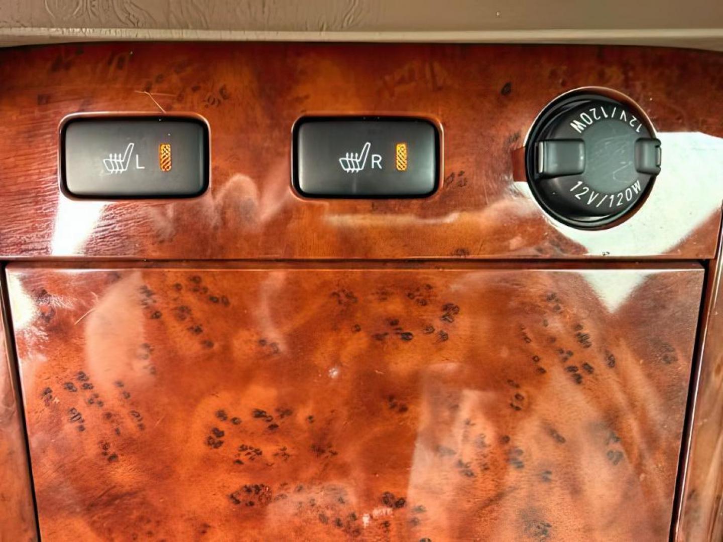 2005 GOLD /CLOTH Toyota Camry (4T1BF30K45U) with an 30L V6 engine, Automatic transmission, located at 1175 N Woodruff Ave, Idaho Falls, ID, 83401, 43.506901, -111.999657 - At Timberline Auto, finding a great deal on your next vehicle is always easy! Our experienced sales staff's goal is to help find you the right vehicle at the right price! Our knowledgeable finance department has options for almost any credit score. We offer extended service contract options to prote - Photo#15