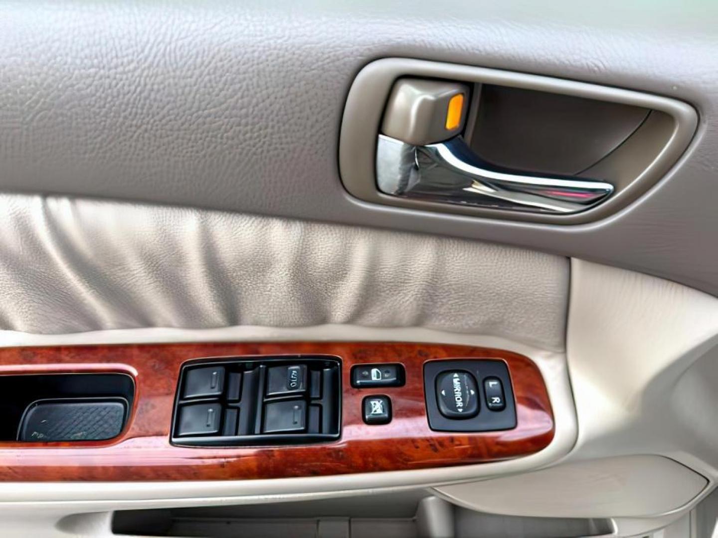 2005 GOLD /CLOTH Toyota Camry (4T1BF30K45U) with an 30L V6 engine, Automatic transmission, located at 1175 N Woodruff Ave, Idaho Falls, ID, 83401, 43.506901, -111.999657 - At Timberline Auto, finding a great deal on your next vehicle is always easy! Our experienced sales staff's goal is to help find you the right vehicle at the right price! Our knowledgeable finance department has options for almost any credit score. We offer extended service contract options to prote - Photo#18