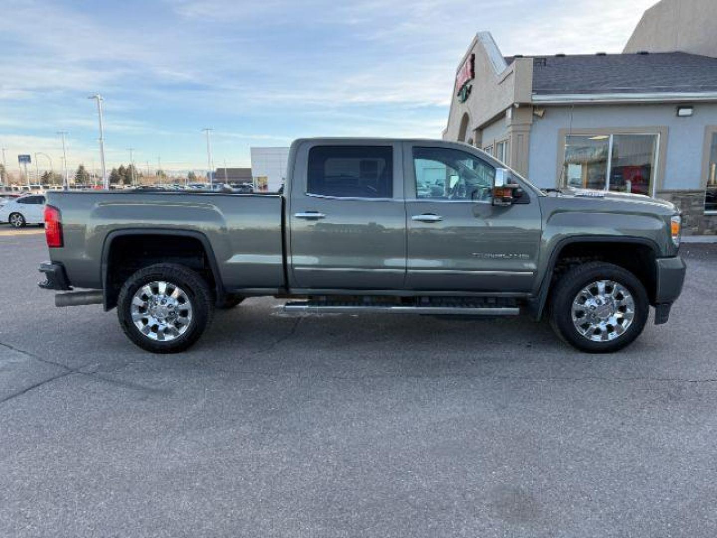 2018 GRAY /Jet Black GMC Sierra 2500HD (1GT12UEY6JF) with an 66L V8 16V OHV TURBO DIESEL engine, Automatic transmission, located at 1175 N Woodruff Ave, Idaho Falls, ID, 83401, 43.506901, -111.999657 - At Timberline Auto, finding a great deal on your next vehicle is always easy! Our experienced sales staff's goal is to help find you the right vehicle at the right price! Our knowledgeable finance department has options for almost any credit score. We offer extended service contract options to prote - Photo#34