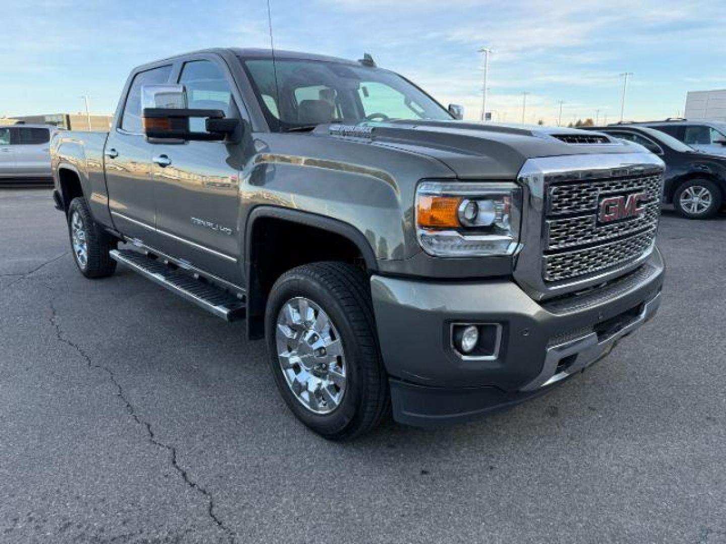 2018 GRAY /Jet Black GMC Sierra 2500HD (1GT12UEY6JF) with an 66L V8 16V OHV TURBO DIESEL engine, Automatic transmission, located at 1175 N Woodruff Ave, Idaho Falls, ID, 83401, 43.506901, -111.999657 - At Timberline Auto, finding a great deal on your next vehicle is always easy! Our experienced sales staff's goal is to help find you the right vehicle at the right price! Our knowledgeable finance department has options for almost any credit score. We offer extended service contract options to prote - Photo#35