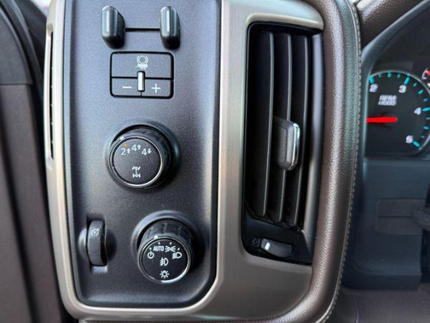 2018 GRAY /Jet Black GMC Sierra 2500HD (1GT12UEY6JF) with an 66L V8 16V OHV TURBO DIESEL engine, Automatic transmission, located at 1175 N Woodruff Ave, Idaho Falls, ID, 83401, 43.506901, -111.999657 - At Timberline Auto, finding a great deal on your next vehicle is always easy! Our experienced sales staff's goal is to help find you the right vehicle at the right price! Our knowledgeable finance department has options for almost any credit score. We offer extended service contract options to prote - Photo#47