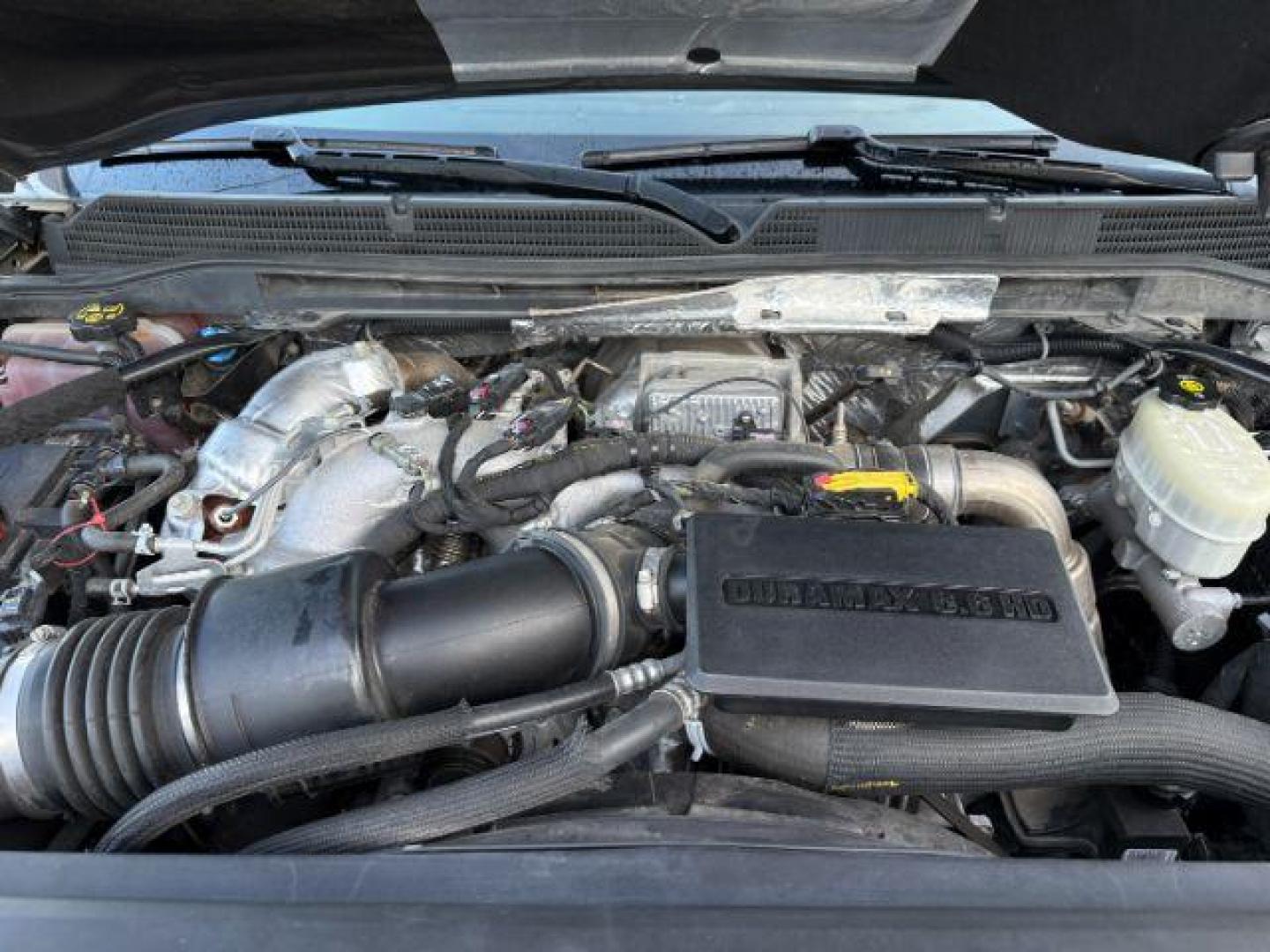 2018 GRAY /Jet Black GMC Sierra 2500HD (1GT12UEY6JF) with an 66L V8 16V OHV TURBO DIESEL engine, Automatic transmission, located at 1175 N Woodruff Ave, Idaho Falls, ID, 83401, 43.506901, -111.999657 - At Timberline Auto, finding a great deal on your next vehicle is always easy! Our experienced sales staff's goal is to help find you the right vehicle at the right price! Our knowledgeable finance department has options for almost any credit score. We offer extended service contract options to prote - Photo#53