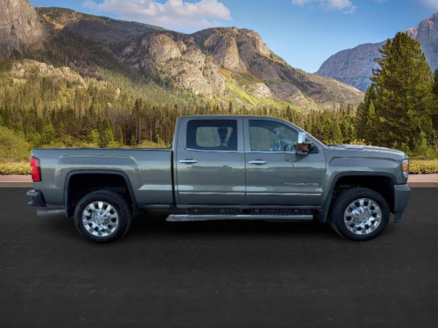 2018 GRAY /Jet Black GMC Sierra 2500HD (1GT12UEY6JF) with an 66L V8 16V OHV TURBO DIESEL engine, Automatic transmission, located at 1175 N Woodruff Ave, Idaho Falls, ID, 83401, 43.506901, -111.999657 - At Timberline Auto, finding a great deal on your next vehicle is always easy! Our experienced sales staff's goal is to help find you the right vehicle at the right price! Our knowledgeable finance department has options for almost any credit score. We offer extended service contract options to prote - Photo#7