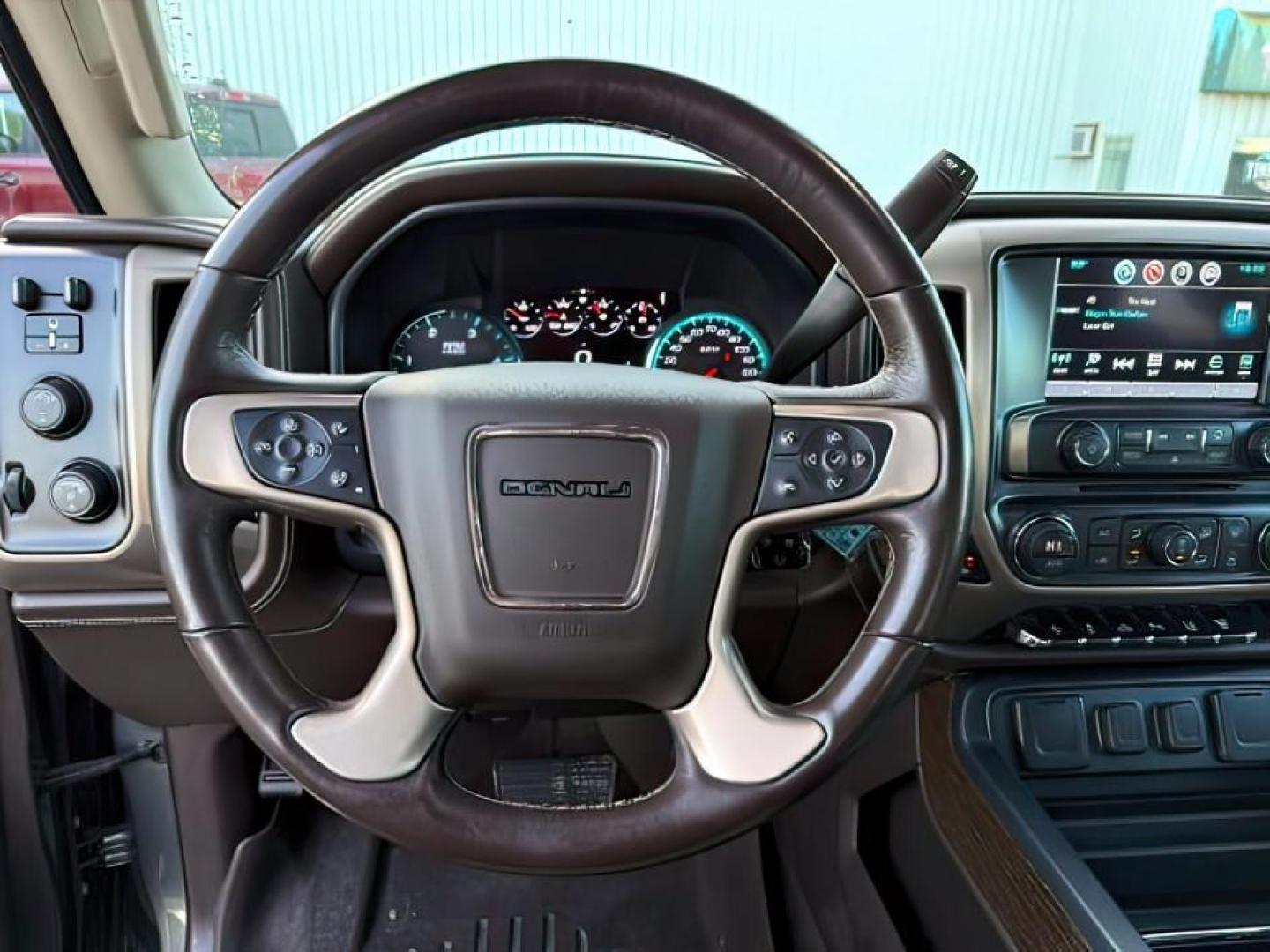 2018 GRAY /Jet Black GMC Sierra 2500HD (1GT12UEY6JF) with an 66L V8 16V OHV TURBO DIESEL engine, Automatic transmission, located at 1175 N Woodruff Ave, Idaho Falls, ID, 83401, 43.506901, -111.999657 - At Timberline Auto, finding a great deal on your next vehicle is always easy! Our experienced sales staff's goal is to help find you the right vehicle at the right price! Our knowledgeable finance department has options for almost any credit score. We offer extended service contract options to prote - Photo#14