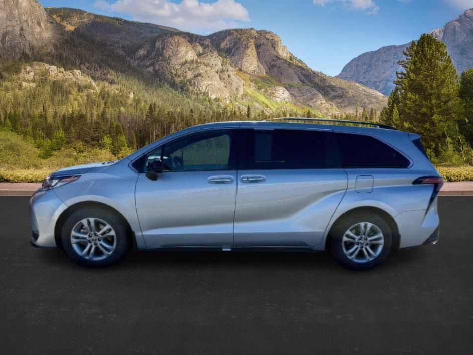photo of 2022 Toyota Sienna LE | Limited | Platinum | XLE | XSE | XLE Woodland Edition