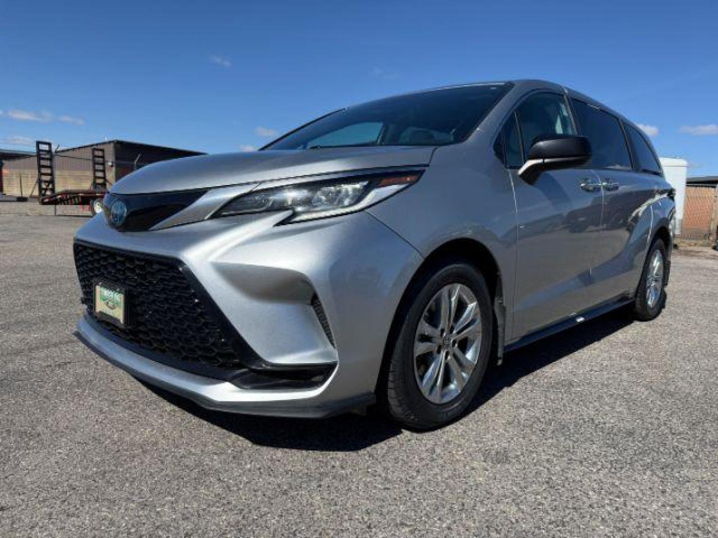 2022 SILVER /Graphite Toyota Sienna (5TDGSKFC3NS) with an Dynamic Force 25L I-4 portdirect injection engine, Automatic transmission, located at 1175 N Woodruff Ave, Idaho Falls, ID, 83401, 43.506901, -111.999657 - At Timberline Auto, finding a great deal on your next vehicle is always easy! Our experienced sales staff's goal is to help find you the right vehicle at the right price! Our knowledgeable finance department has options for almost any credit score. We offer extended service contract options to prote - Photo#29