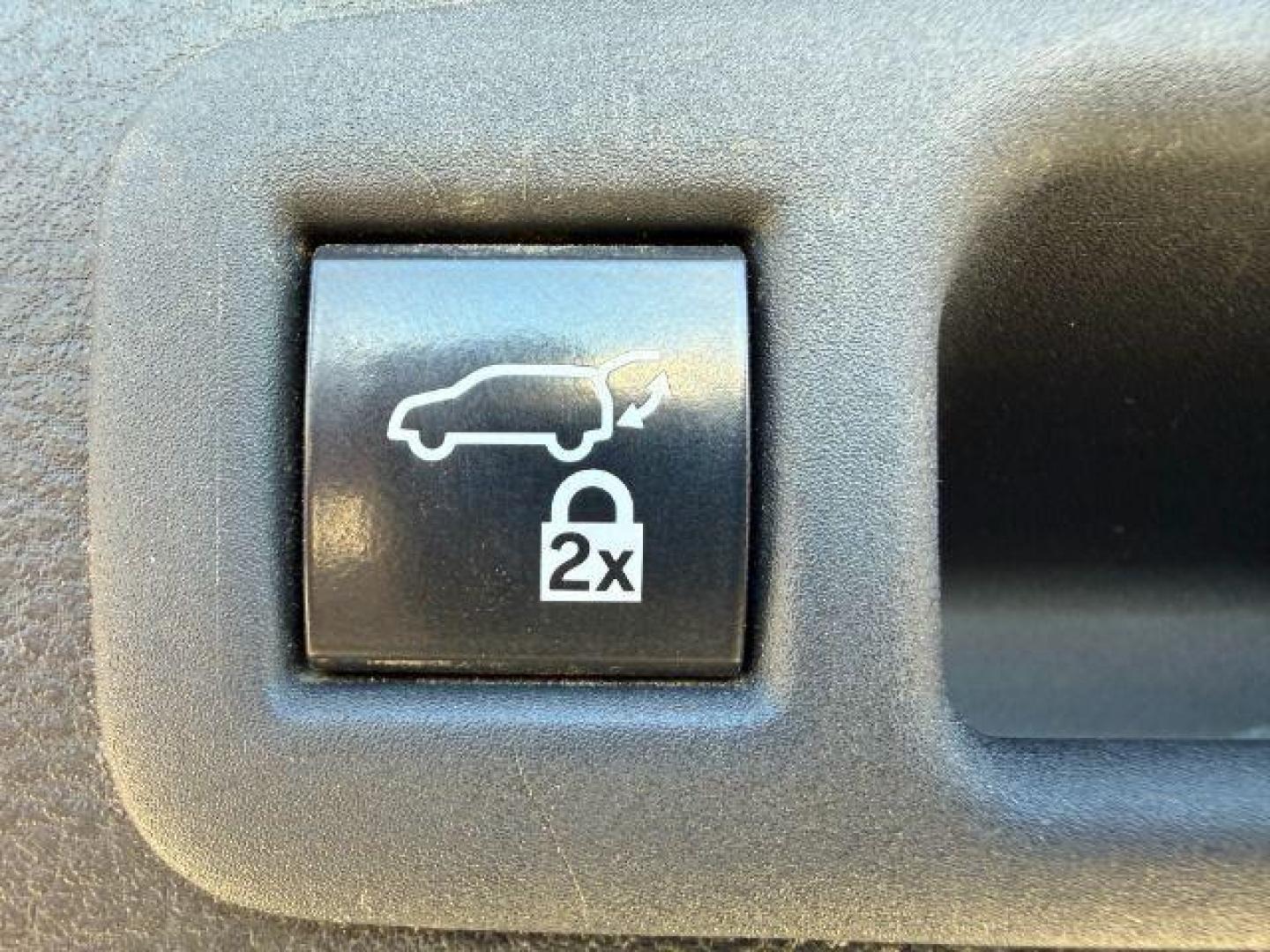 2022 SILVER /Graphite Toyota Sienna (5TDGSKFC3NS) with an Dynamic Force 25L I-4 portdirect injection engine, Automatic transmission, located at 1175 N Woodruff Ave, Idaho Falls, ID, 83401, 43.506901, -111.999657 - At Timberline Auto, finding a great deal on your next vehicle is always easy! Our experienced sales staff's goal is to help find you the right vehicle at the right price! Our knowledgeable finance department has options for almost any credit score. We offer extended service contract options to prote - Photo#35