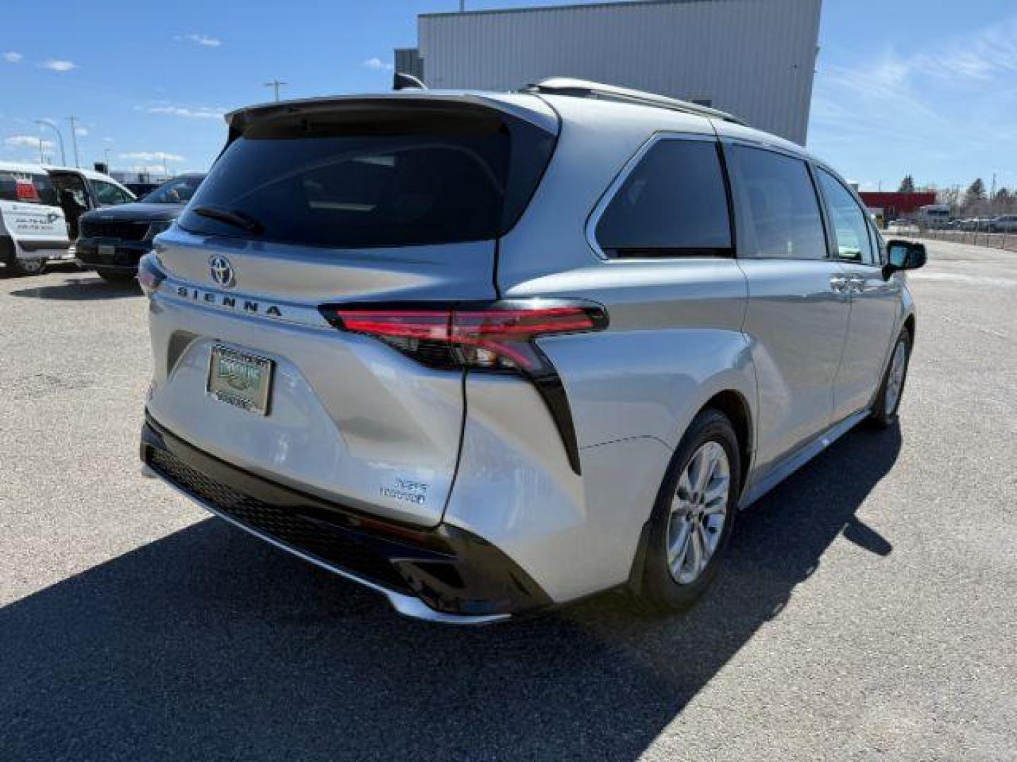 2022 SILVER /Graphite Toyota Sienna (5TDGSKFC3NS) with an Dynamic Force 25L I-4 portdirect injection engine, Automatic transmission, located at 1175 N Woodruff Ave, Idaho Falls, ID, 83401, 43.506901, -111.999657 - At Timberline Auto, finding a great deal on your next vehicle is always easy! Our experienced sales staff's goal is to help find you the right vehicle at the right price! Our knowledgeable finance department has options for almost any credit score. We offer extended service contract options to prote - Photo#38