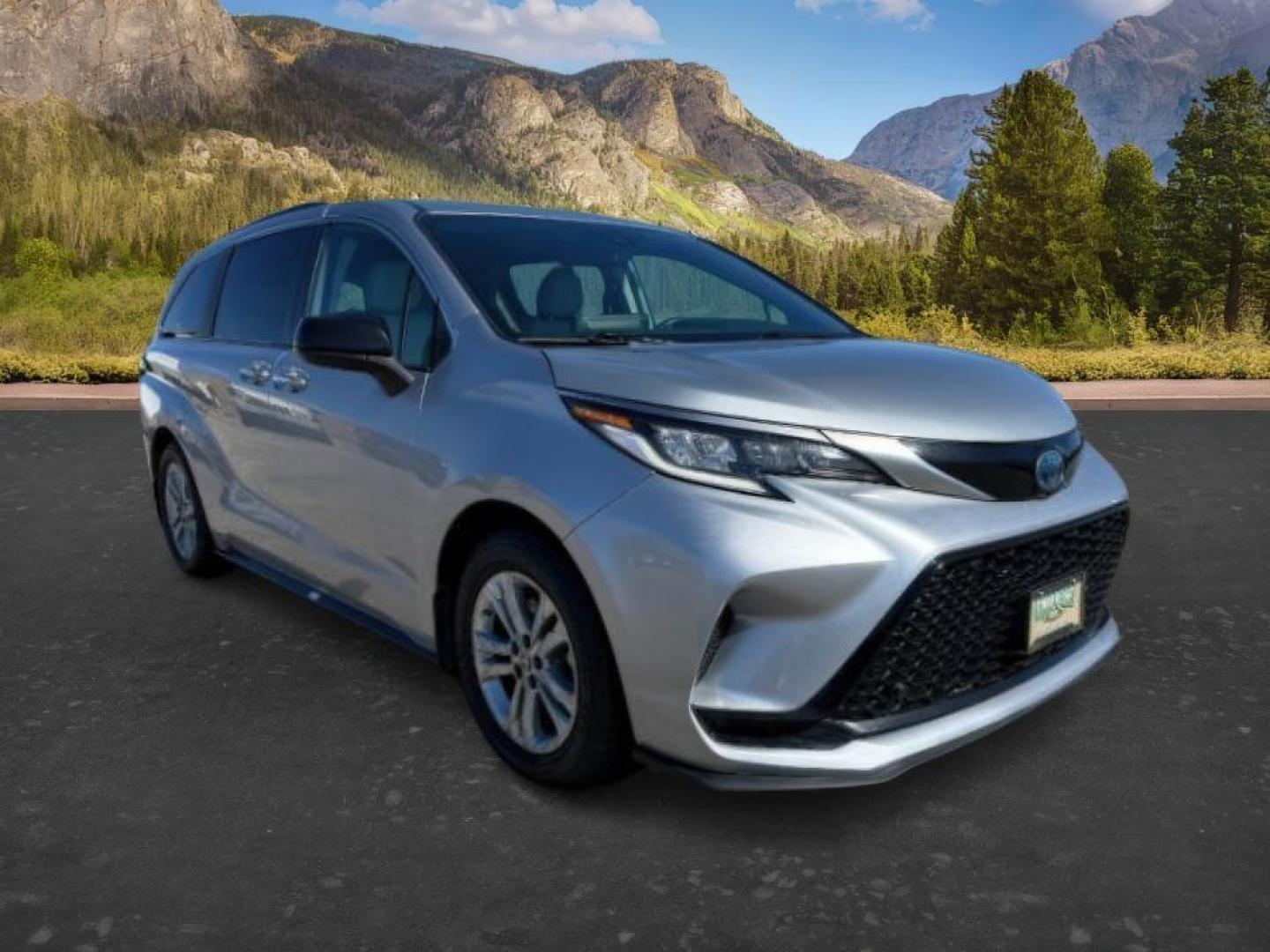 2022 SILVER /Graphite Toyota Sienna (5TDGSKFC3NS) with an Dynamic Force 25L I-4 portdirect injection engine, Automatic transmission, located at 1175 N Woodruff Ave, Idaho Falls, ID, 83401, 43.506901, -111.999657 - At Timberline Auto, finding a great deal on your next vehicle is always easy! Our experienced sales staff's goal is to help find you the right vehicle at the right price! Our knowledgeable finance department has options for almost any credit score. We offer extended service contract options to prote - Photo#11