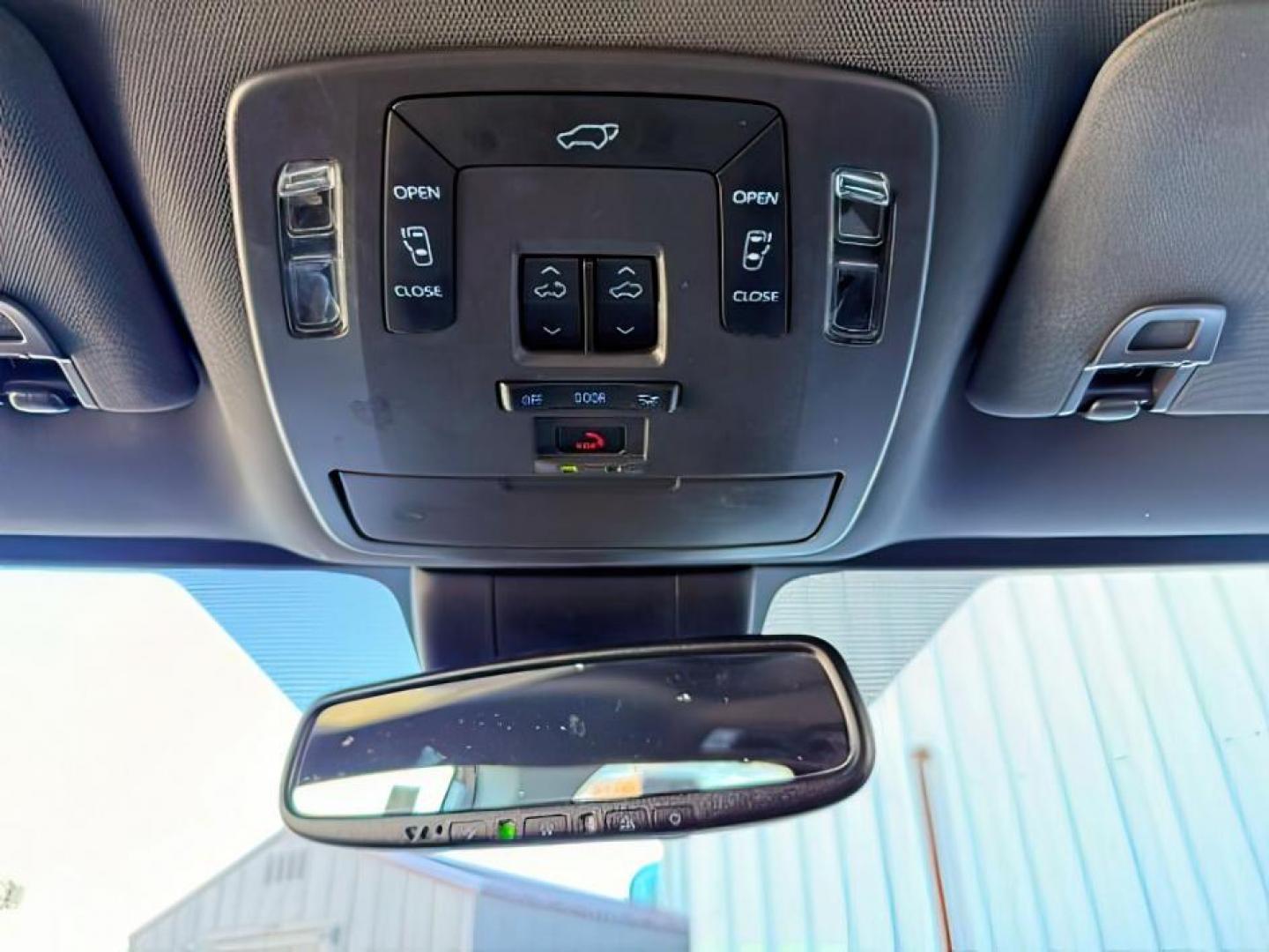 2022 SILVER /Graphite Toyota Sienna (5TDGSKFC3NS) with an Dynamic Force 25L I-4 portdirect injection engine, Automatic transmission, located at 1175 N Woodruff Ave, Idaho Falls, ID, 83401, 43.506901, -111.999657 - At Timberline Auto, finding a great deal on your next vehicle is always easy! Our experienced sales staff's goal is to help find you the right vehicle at the right price! Our knowledgeable finance department has options for almost any credit score. We offer extended service contract options to prote - Photo#22