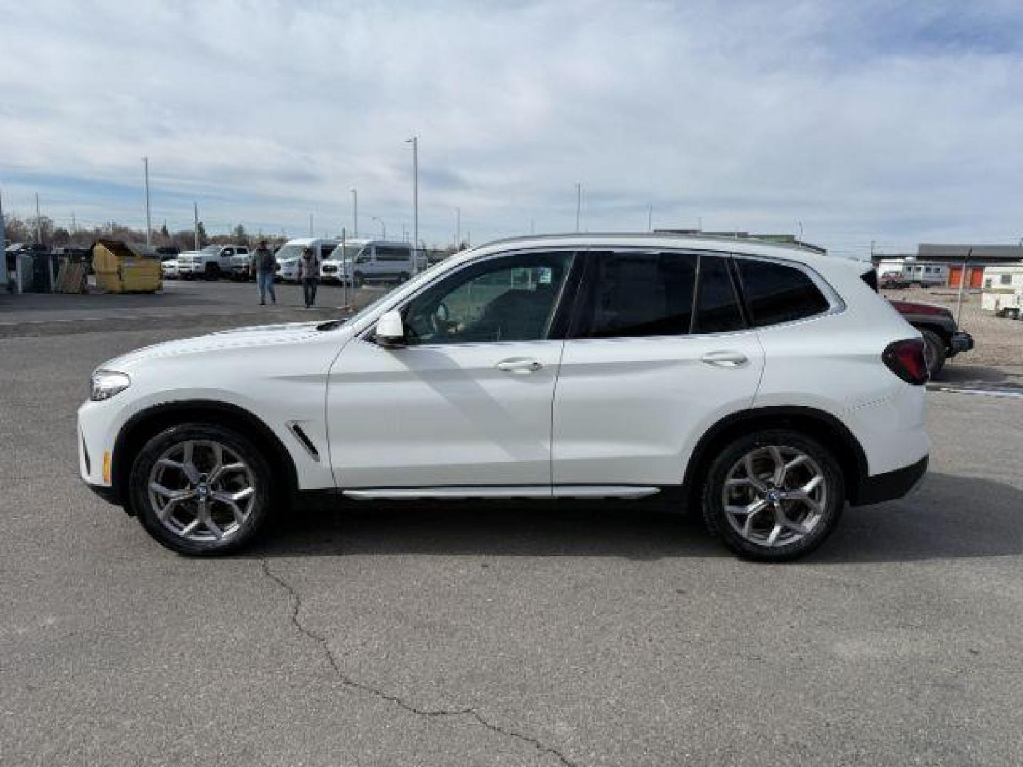 2024 Alpine White /Black BMW X3 xDrive30i (5UX53DP06R9) with an 2L I-4 gasoline direct injection engine, AUTOMATIC transmission, located at 1235 N Woodruff Ave., Idaho Falls, 83401, (208) 523-1053, 43.507172, -112.000488 - Photo#1