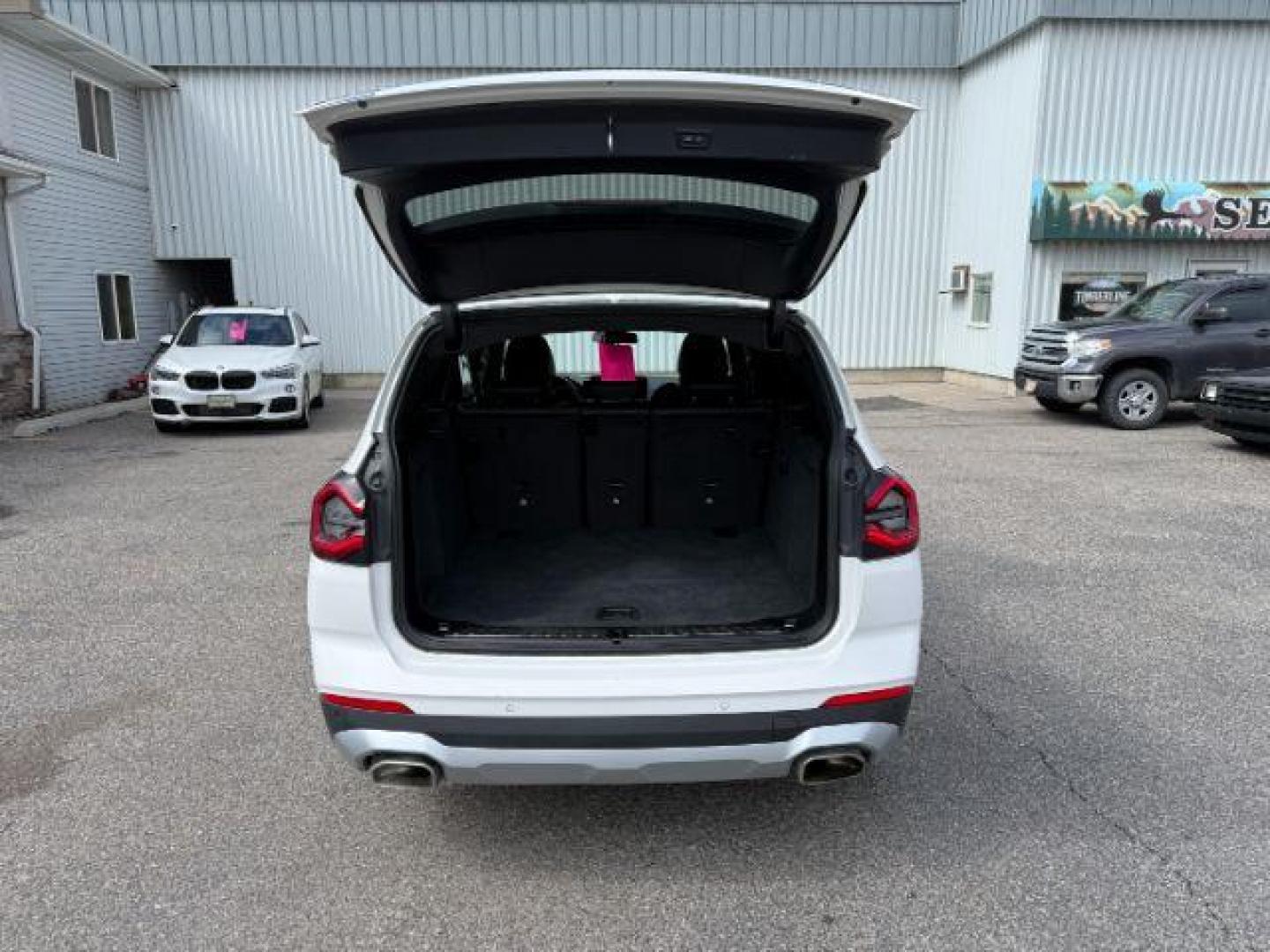 2024 Alpine White /Black BMW X3 (5UX53DP06R9) with an 2L I-4 gasoline direct injection engine, Automatic transmission, located at 1175 N Woodruff Ave, Idaho Falls, ID, 83401, 43.506901, -111.999657 - Photo#35