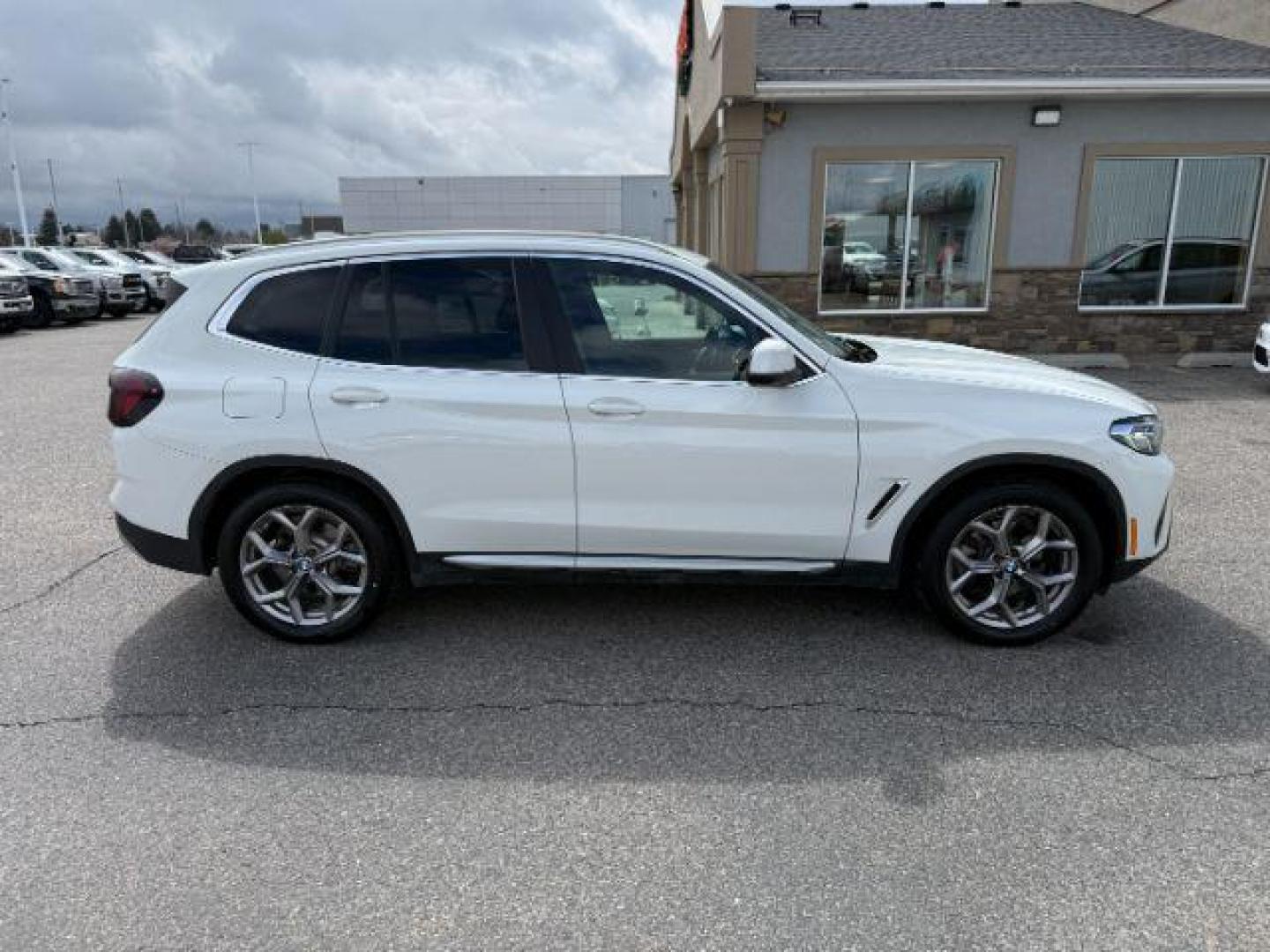 2024 Alpine White /Black BMW X3 (5UX53DP06R9) with an 2L I-4 gasoline direct injection engine, Automatic transmission, located at 1175 N Woodruff Ave, Idaho Falls, ID, 83401, 43.506901, -111.999657 - Photo#39
