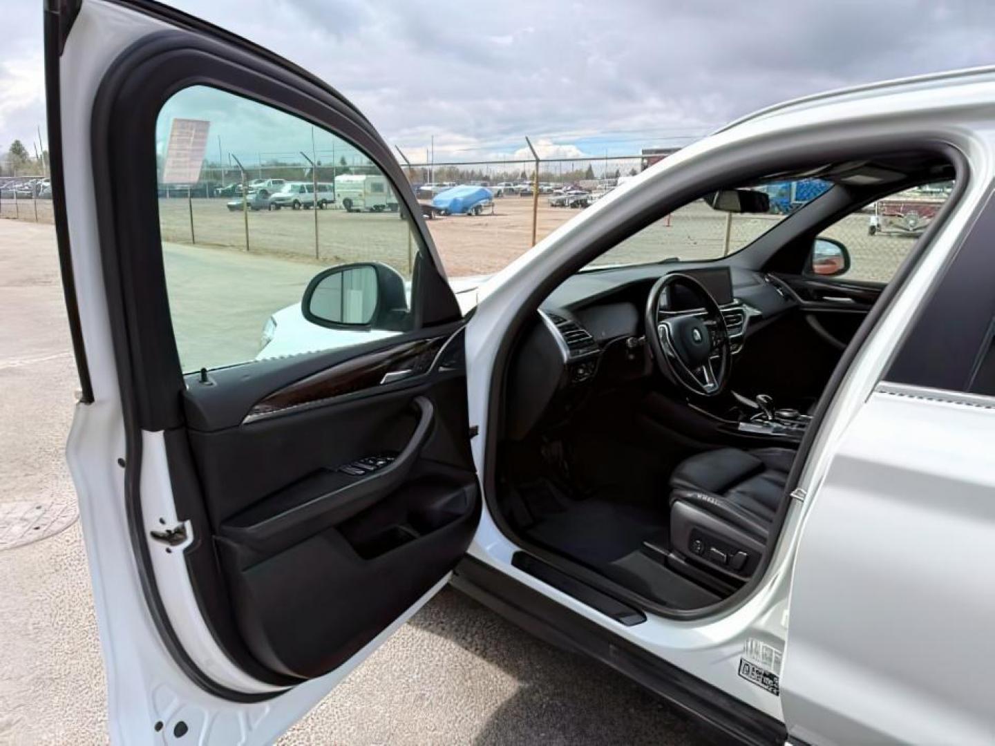 2024 Alpine White /Black BMW X3 (5UX53DP06R9) with an 2L I-4 gasoline direct injection engine, Automatic transmission, located at 1175 N Woodruff Ave, Idaho Falls, ID, 83401, 43.506901, -111.999657 - Photo#14