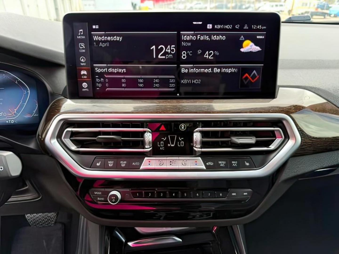 2024 Alpine White /Black BMW X3 (5UX53DP06R9) with an 2L I-4 gasoline direct injection engine, Automatic transmission, located at 1175 N Woodruff Ave, Idaho Falls, ID, 83401, 43.506901, -111.999657 - Photo#18