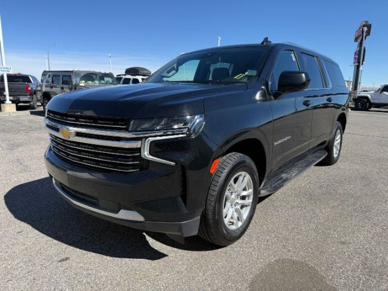 photo of 2023 Chevrolet Suburban LT