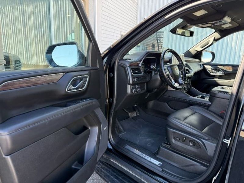 2023 BLACK /Jet Black Chevrolet Suburban LT (1GNSKCKD2PR) with an V8, 5.3L engine, 10-speed automatic transmission, located at 1175 N Woodruff Ave, Idaho Falls, ID, 83401, 43.506901, -111.999657 - <b>Vehicle Details</b><br>Looking for a spacious, capable SUV in Idaho Falls ID? This pre-owned 2023 Chevrolet Suburban 1500 LT 4WD is ready for family trips, towing, and everyday driving. Powered by a V8 5.3L gasoline engine, this Chevrolet Suburban delivers confident performance and the versatilit- Photo#13
