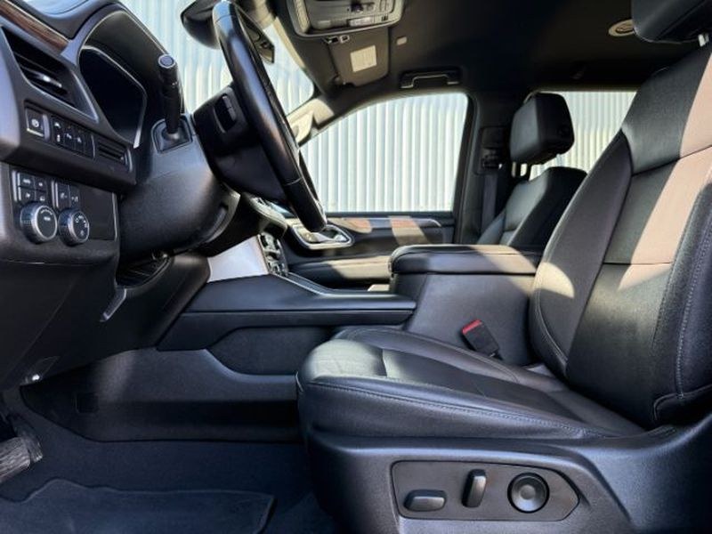 2023 BLACK /Jet Black Chevrolet Suburban LT (1GNSKCKD2PR) with an V8, 5.3L engine, 10-speed automatic transmission, located at 1175 N Woodruff Ave, Idaho Falls, ID, 83401, 43.506901, -111.999657 - <b>Vehicle Details</b><br>Looking for a spacious, capable SUV in Idaho Falls ID? This pre-owned 2023 Chevrolet Suburban 1500 LT 4WD is ready for family trips, towing, and everyday driving. Powered by a V8 5.3L gasoline engine, this Chevrolet Suburban delivers confident performance and the versatilit- Photo#14