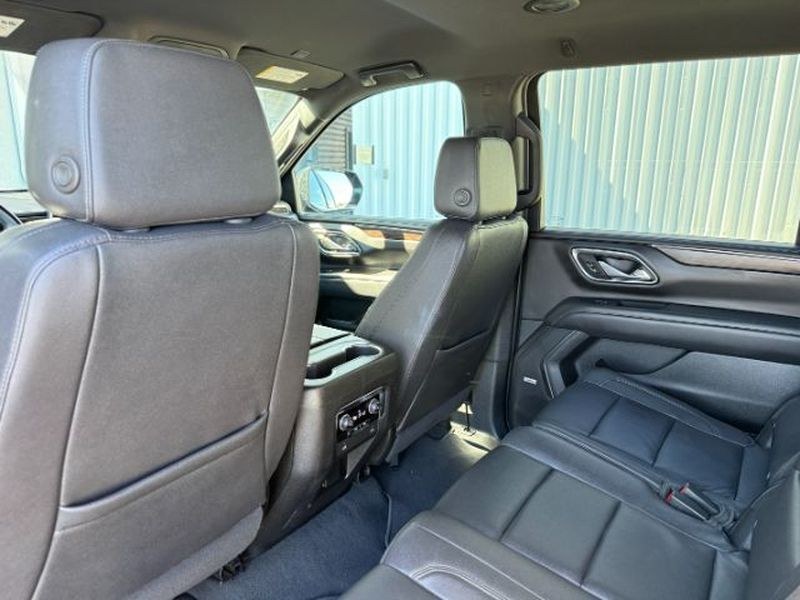 2023 BLACK /Jet Black Chevrolet Suburban LT (1GNSKCKD2PR) with an V8, 5.3L engine, 10-speed automatic transmission, located at 1175 N Woodruff Ave, Idaho Falls, ID, 83401, 43.506901, -111.999657 - <b>Vehicle Details</b><br>Looking for a spacious, capable SUV in Idaho Falls ID? This pre-owned 2023 Chevrolet Suburban 1500 LT 4WD is ready for family trips, towing, and everyday driving. Powered by a V8 5.3L gasoline engine, this Chevrolet Suburban delivers confident performance and the versatilit- Photo#26