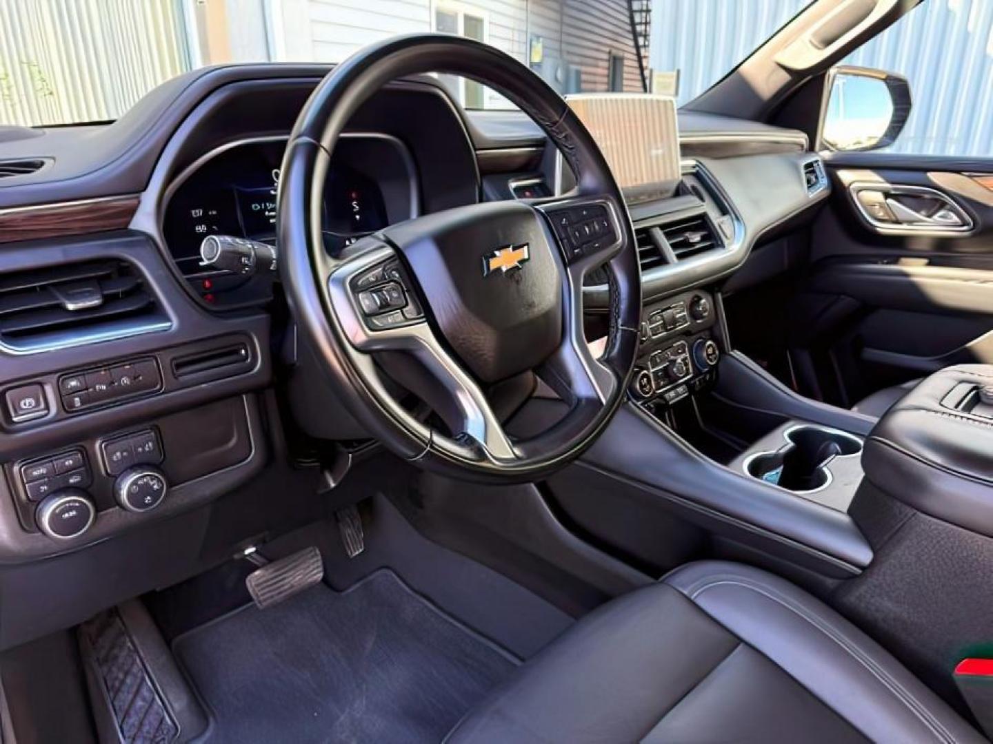 2023 BLACK /Jet Black Chevrolet Suburban (1GNSKCKD2PR) with an EcoTec3 53L V-8 gasoline direct injection engine, Automatic transmission, located at 1175 N Woodruff Ave, Idaho Falls, ID, 83401, 43.506901, -111.999657 - At Timberline Auto, finding a great deal on your next vehicle is always easy! Our experienced sales staff's goal is to help find you the right vehicle at the right price! Our knowledgeable finance department has options for almost any credit score. We offer extended service contract options to prote - Photo#16