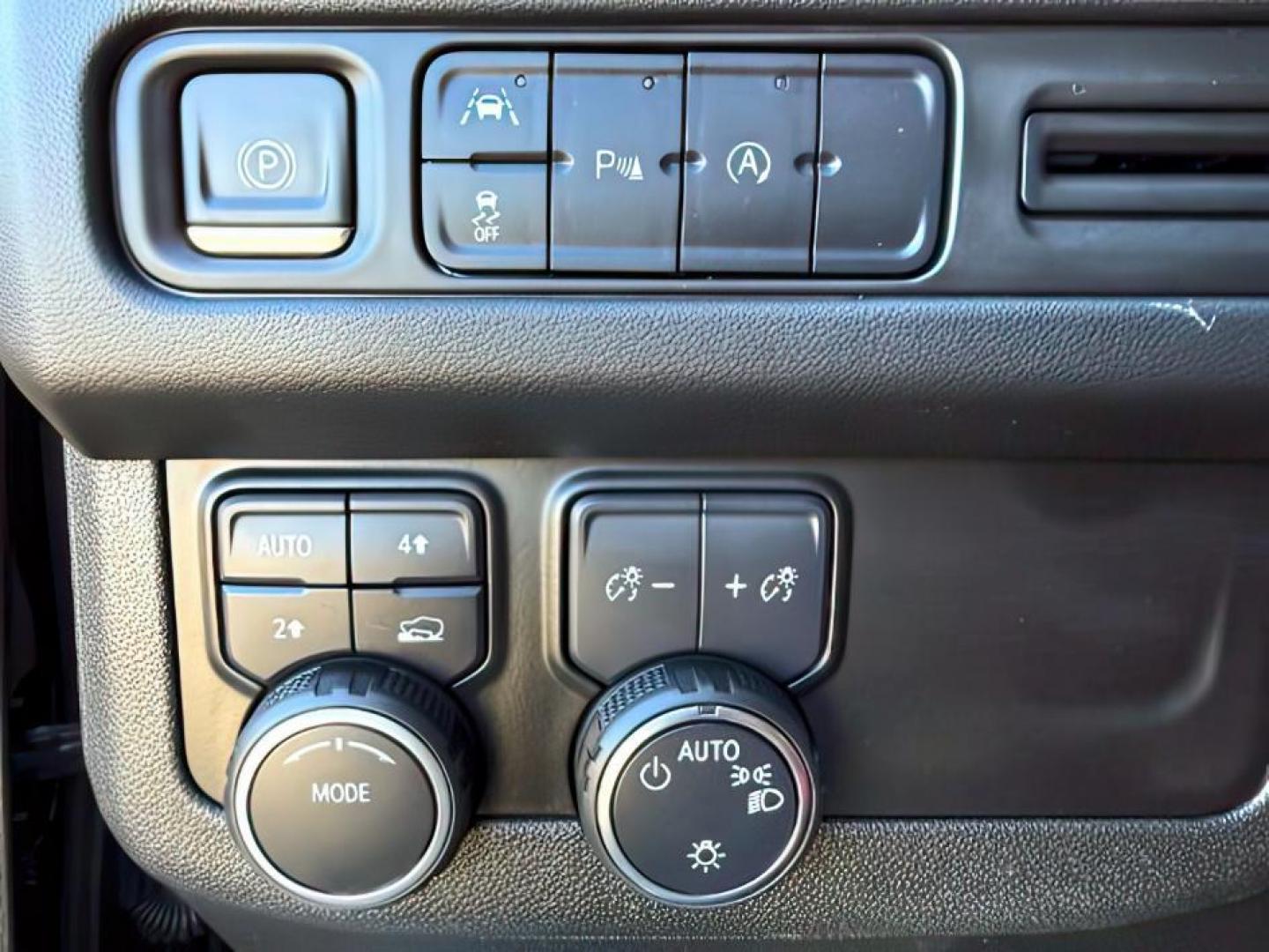 2023 BLACK /Jet Black Chevrolet Suburban (1GNSKCKD2PR) with an EcoTec3 53L V-8 gasoline direct injection engine, Automatic transmission, located at 1175 N Woodruff Ave, Idaho Falls, ID, 83401, 43.506901, -111.999657 - At Timberline Auto, finding a great deal on your next vehicle is always easy! Our experienced sales staff's goal is to help find you the right vehicle at the right price! Our knowledgeable finance department has options for almost any credit score. We offer extended service contract options to prote - Photo#22