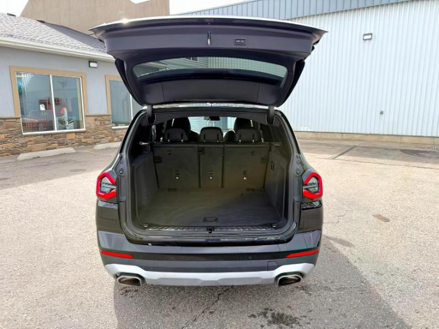 2024 BLACK /Black BMW X3 (5UX53DP05R9) with an 2L I-4 gasoline direct injection engine, Automatic transmission, located at 1175 N Woodruff Ave, Idaho Falls, ID, 83401, 43.506901, -111.999657 - At Timberline Auto, finding a great deal on your next vehicle is always easy! Our experienced sales staff's goal is to help find you the right vehicle at the right price! Our knowledgeable finance department has options for almost any credit score. We offer extended service contract options to prote - Photo#5