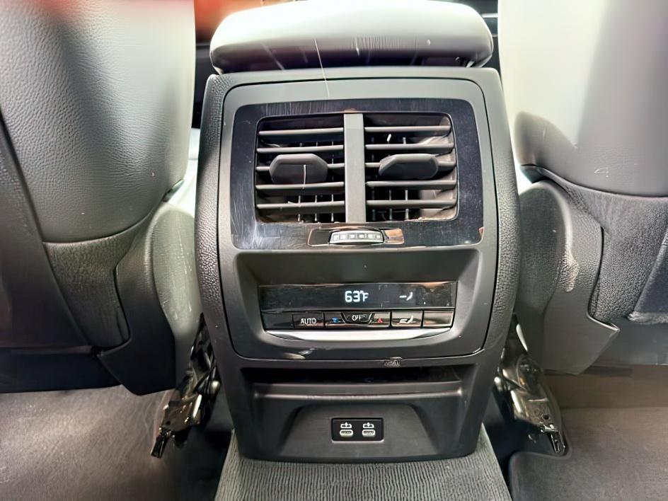 2024 BLACK /Black BMW X3 xDrive30i (5UX53DP05R9) with an 2L I-4 gasoline direct injection engine, AUTOMATIC transmission, located at 1235 N Woodruff Ave., Idaho Falls, 83401, (208) 523-1053, 43.507172, -112.000488 - At Timberline Auto, finding a great deal on your next vehicle is always easy! Our experienced sales staff's goal is to help find you the right vehicle at the right price! Our knowledgeable finance department has options for almost any credit score. We offer extended service contract options to prote - Photo#27