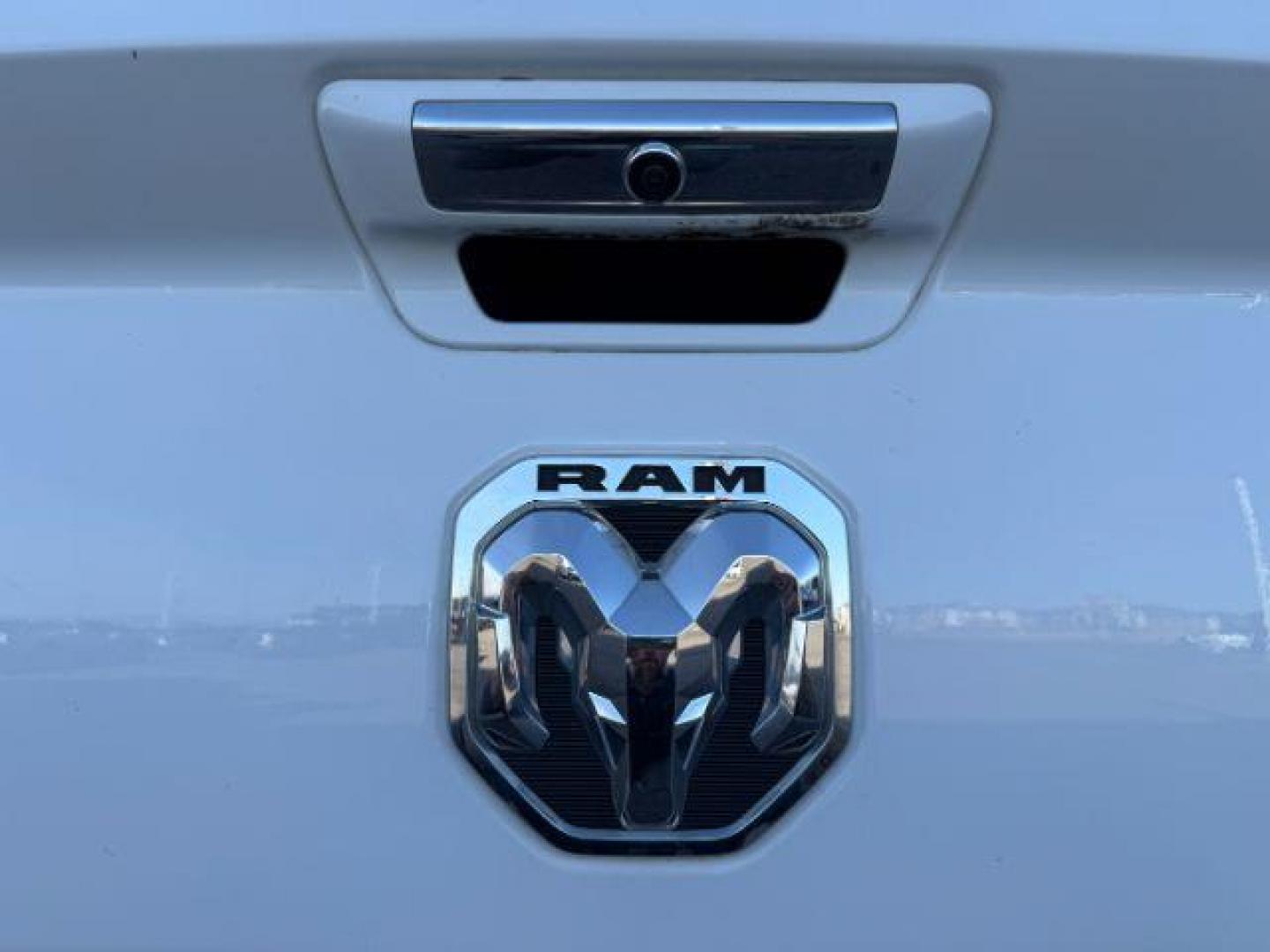 2019 WHITE /Black Ram 3500 (3C63R3ML1KG) with an Cummins 67L I-6 diesel direct injection engine, Automatic transmission, located at 1175 N Woodruff Ave, Idaho Falls, ID, 83401, 43.506901, -111.999657 - At Timberline Auto, finding a great deal on your next vehicle is always easy! Our experienced sales staff's goal is to help find you the right vehicle at the right price! Our knowledgeable finance department has options for almost any credit score. We offer extended service contract options to prote - Photo#32