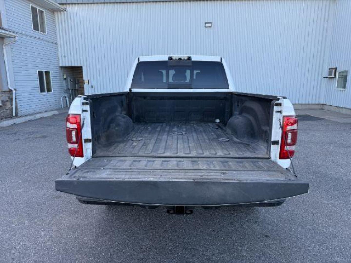 2019 WHITE /Black Ram 3500 (3C63R3ML1KG) with an Cummins 67L I-6 diesel direct injection engine, Automatic transmission, located at 1175 N Woodruff Ave, Idaho Falls, ID, 83401, 43.506901, -111.999657 - At Timberline Auto, finding a great deal on your next vehicle is always easy! Our experienced sales staff's goal is to help find you the right vehicle at the right price! Our knowledgeable finance department has options for almost any credit score. We offer extended service contract options to prote - Photo#33