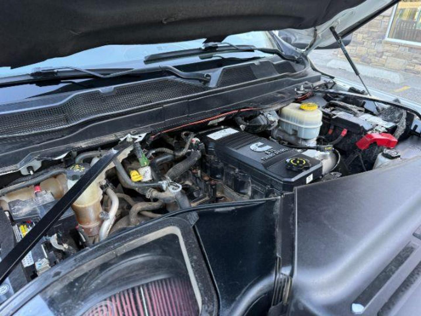 2019 WHITE /Black Ram 3500 (3C63R3ML1KG) with an Cummins 67L I-6 diesel direct injection engine, Automatic transmission, located at 1175 N Woodruff Ave, Idaho Falls, ID, 83401, 43.506901, -111.999657 - At Timberline Auto, finding a great deal on your next vehicle is always easy! Our experienced sales staff's goal is to help find you the right vehicle at the right price! Our knowledgeable finance department has options for almost any credit score. We offer extended service contract options to prote - Photo#55