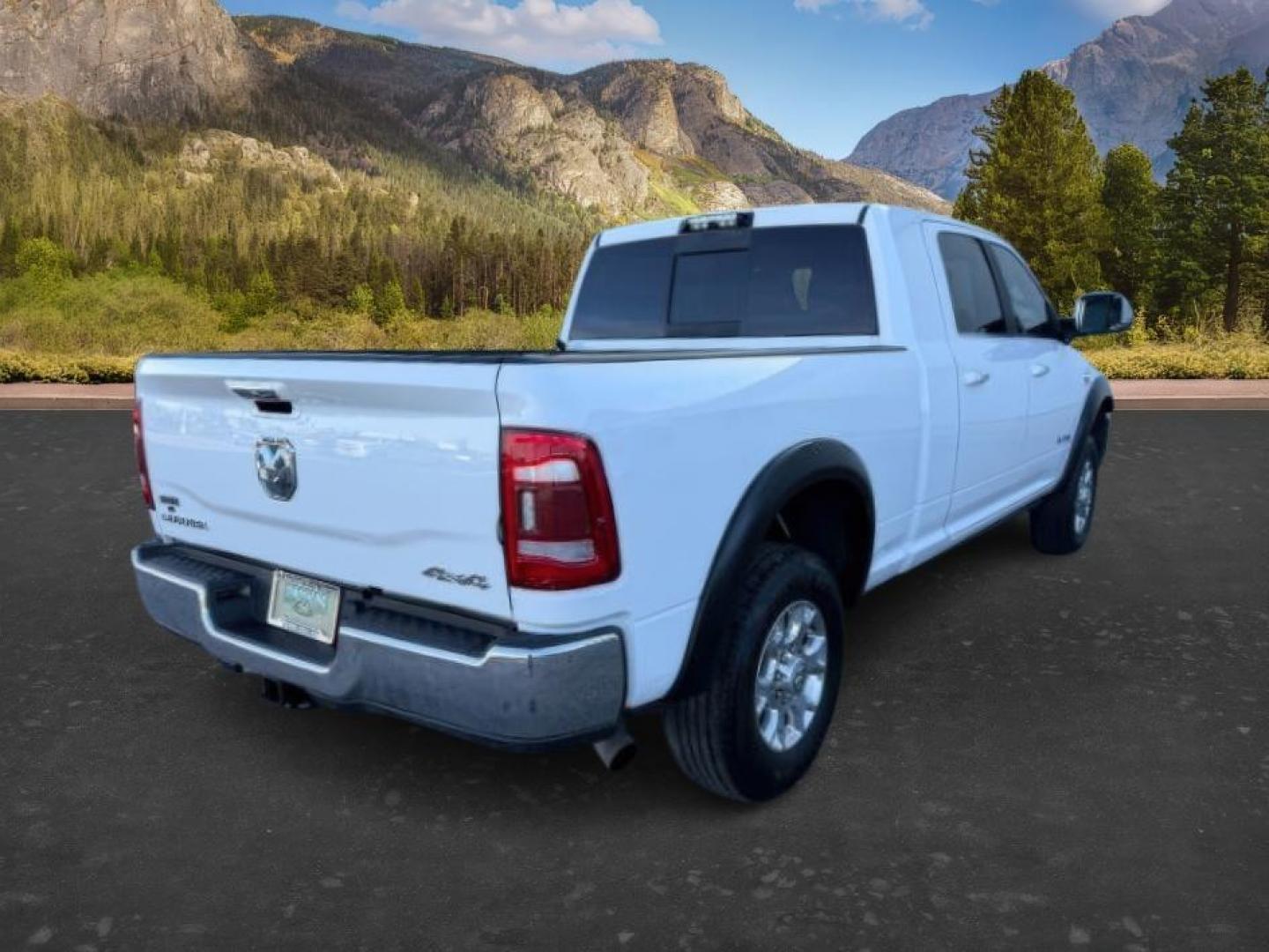 2019 WHITE /Black Ram 3500 (3C63R3ML1KG) with an Cummins 67L I-6 diesel direct injection engine, Automatic transmission, located at 1175 N Woodruff Ave, Idaho Falls, ID, 83401, 43.506901, -111.999657 - At Timberline Auto, finding a great deal on your next vehicle is always easy! Our experienced sales staff's goal is to help find you the right vehicle at the right price! Our knowledgeable finance department has options for almost any credit score. We offer extended service contract options to prote - Photo#6