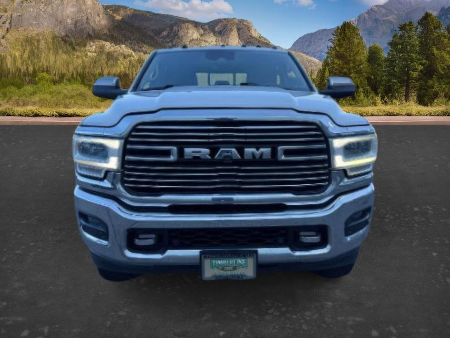 2019 WHITE /Black Ram 3500 (3C63R3ML1KG) with an Cummins 67L I-6 diesel direct injection engine, Automatic transmission, located at 1175 N Woodruff Ave, Idaho Falls, ID, 83401, 43.506901, -111.999657 - At Timberline Auto, finding a great deal on your next vehicle is always easy! Our experienced sales staff's goal is to help find you the right vehicle at the right price! Our knowledgeable finance department has options for almost any credit score. We offer extended service contract options to prote - Photo#9