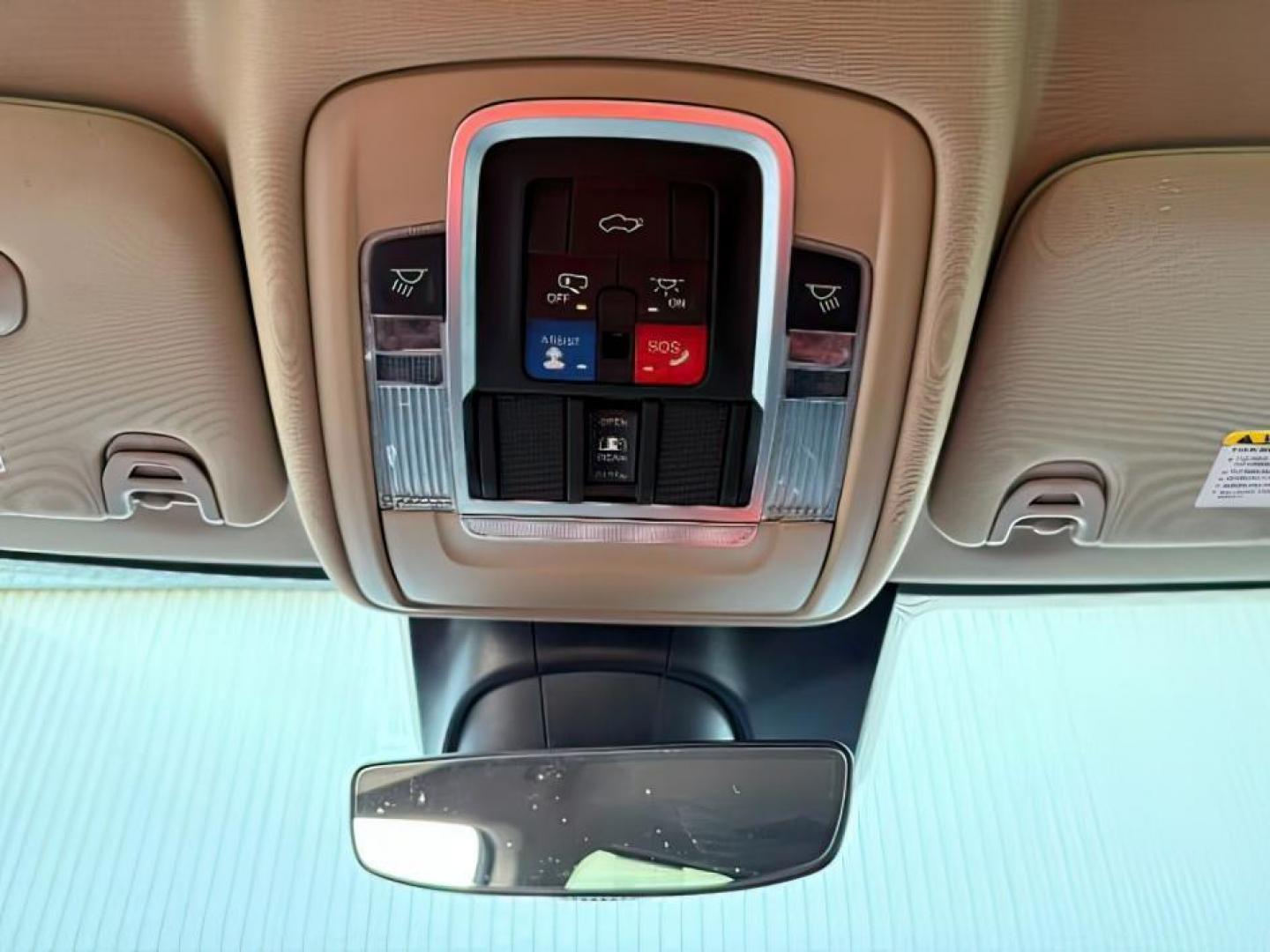 2019 WHITE /Black Ram 3500 (3C63R3ML1KG) with an Cummins 67L I-6 diesel direct injection engine, Automatic transmission, located at 1175 N Woodruff Ave, Idaho Falls, ID, 83401, 43.506901, -111.999657 - At Timberline Auto, finding a great deal on your next vehicle is always easy! Our experienced sales staff's goal is to help find you the right vehicle at the right price! Our knowledgeable finance department has options for almost any credit score. We offer extended service contract options to prote - Photo#20