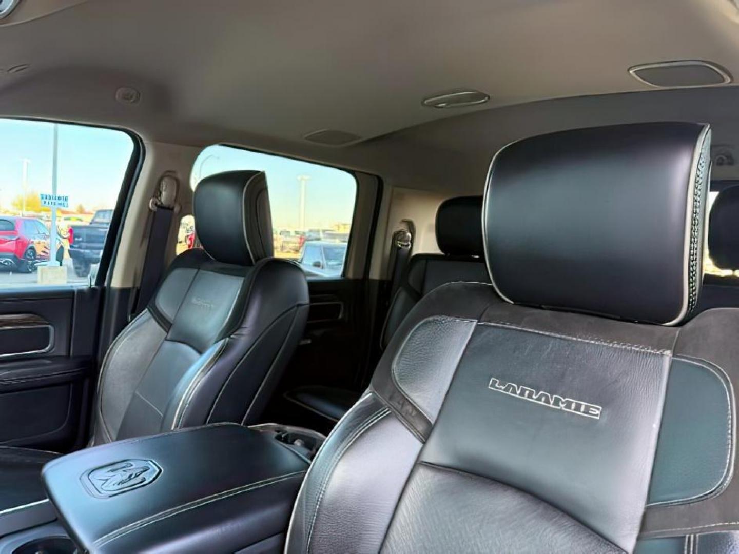 2019 WHITE /Black Ram 3500 (3C63R3ML1KG) with an Cummins 67L I-6 diesel direct injection engine, Automatic transmission, located at 1175 N Woodruff Ave, Idaho Falls, ID, 83401, 43.506901, -111.999657 - At Timberline Auto, finding a great deal on your next vehicle is always easy! Our experienced sales staff's goal is to help find you the right vehicle at the right price! Our knowledgeable finance department has options for almost any credit score. We offer extended service contract options to prote - Photo#22